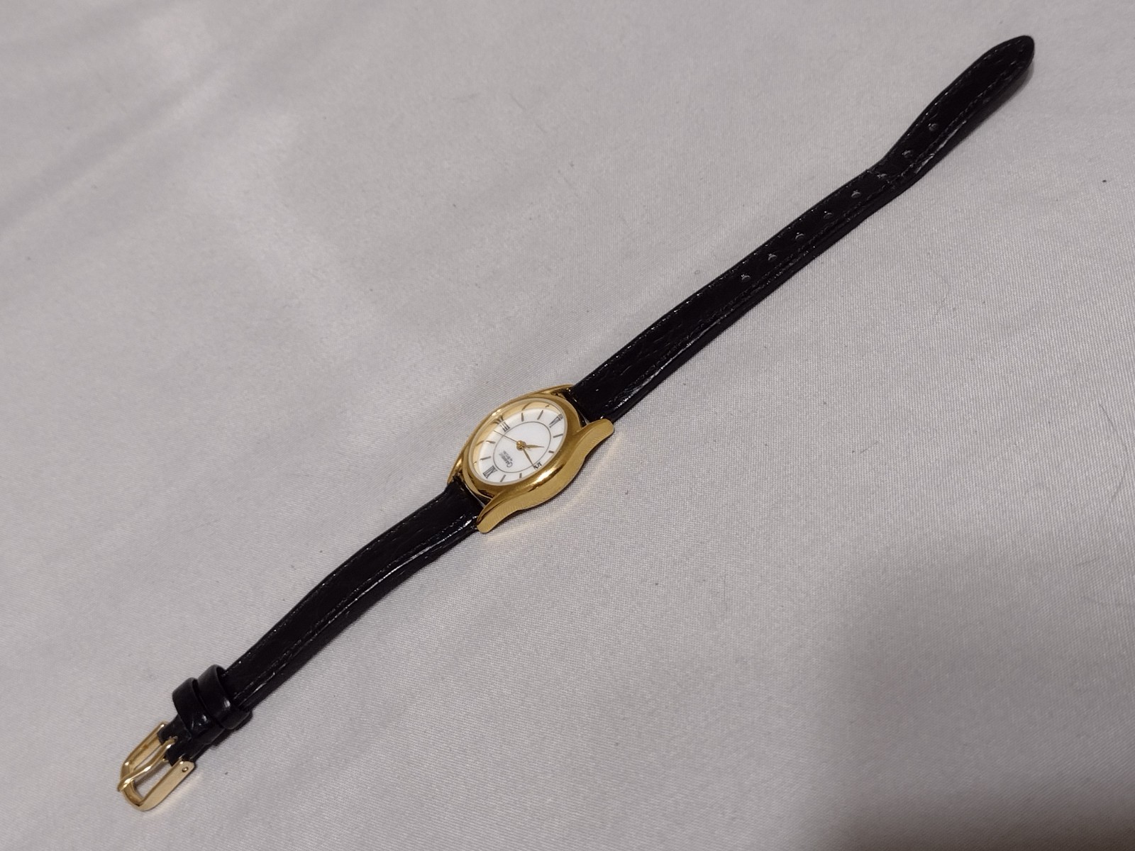Women’s CARAVELLE by BULOVA Watch w/ New Battery – Works Great! f77