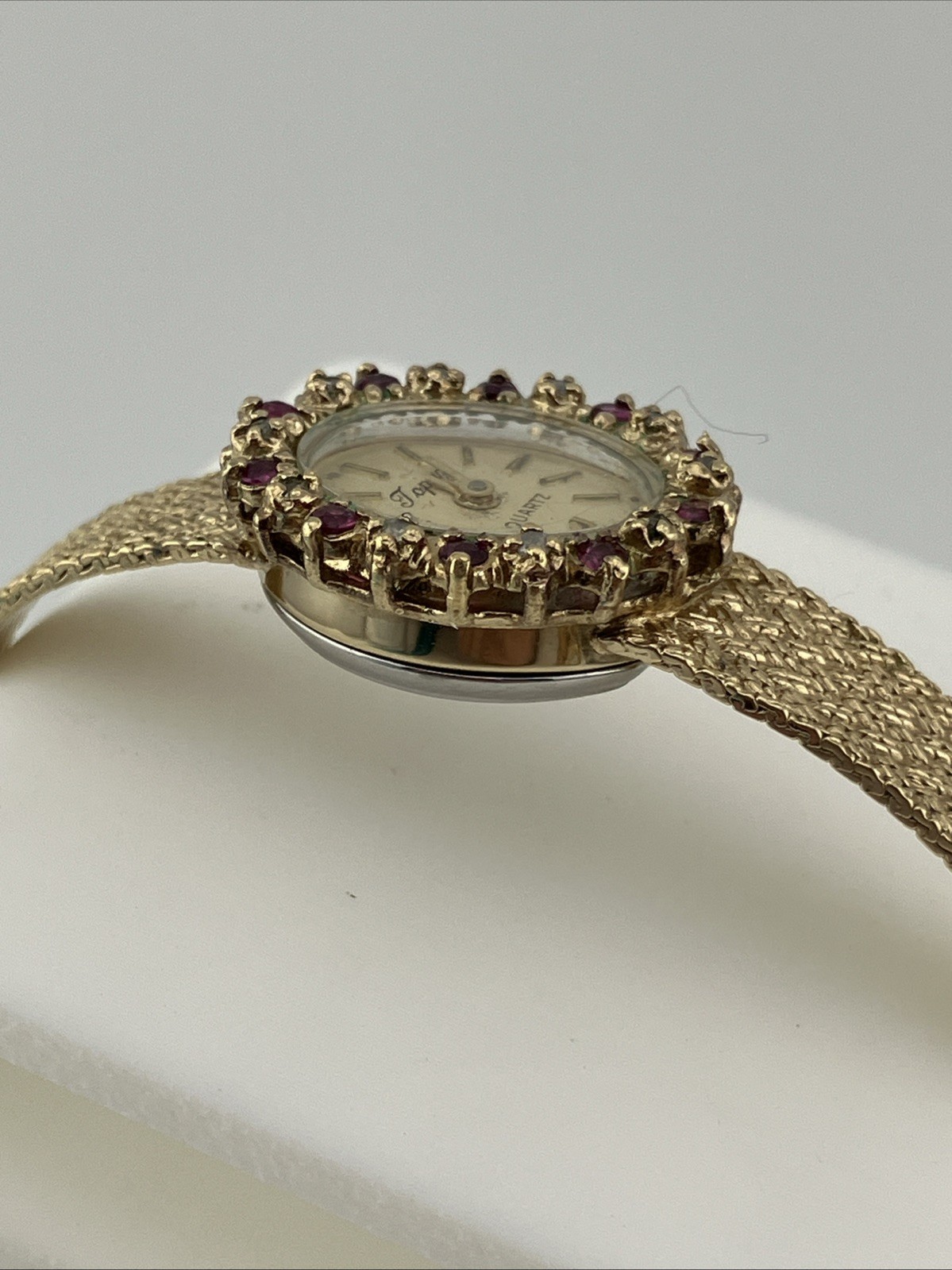 Vtg Topaz Ladies 18mm Watch Gold Tone Diamond & Red Ruby Bezel Adjutable – RUNS