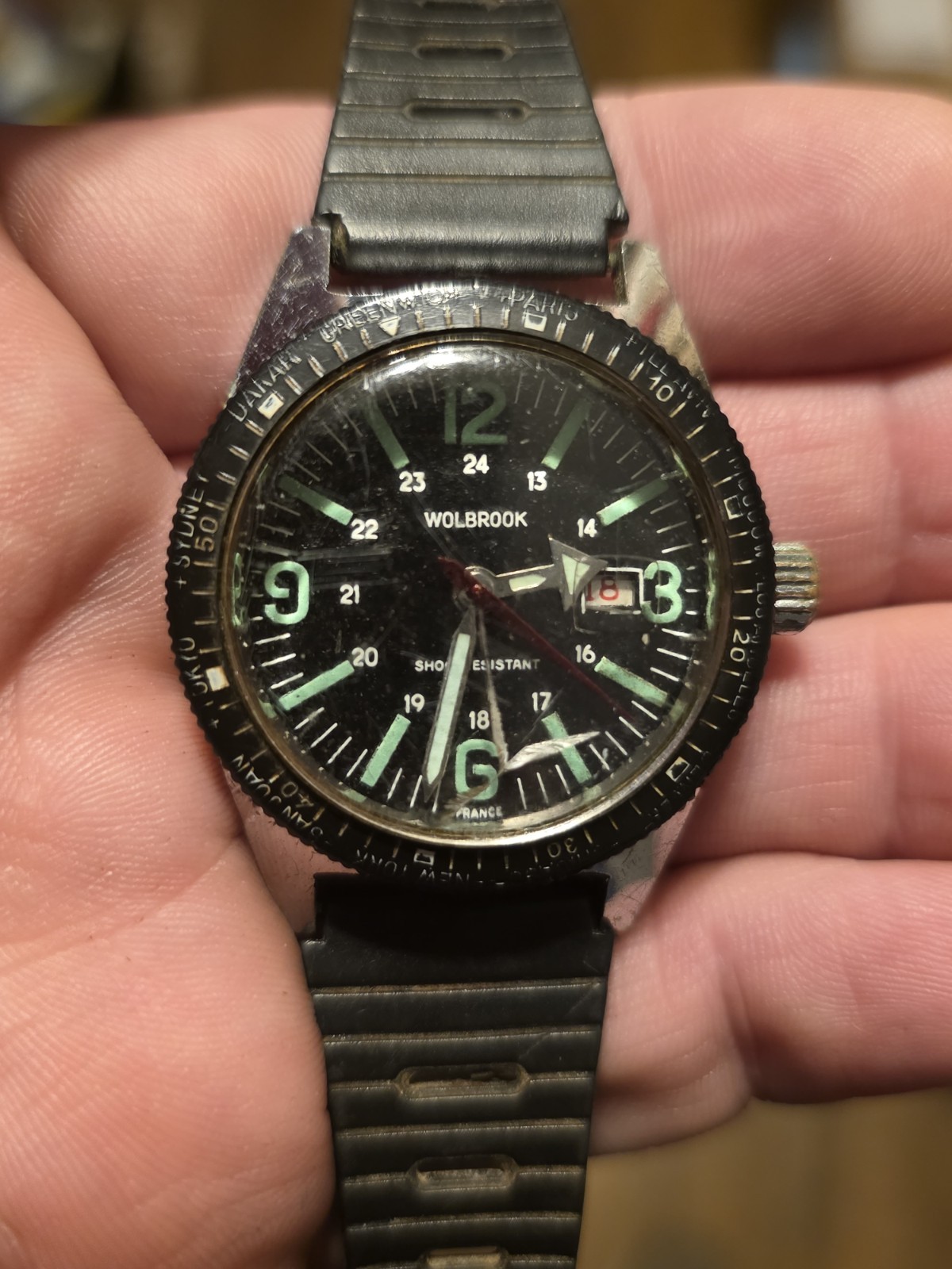VINTAGE WOLBROOK MEN’S WATCH SKINDIVER RUNS 35MM