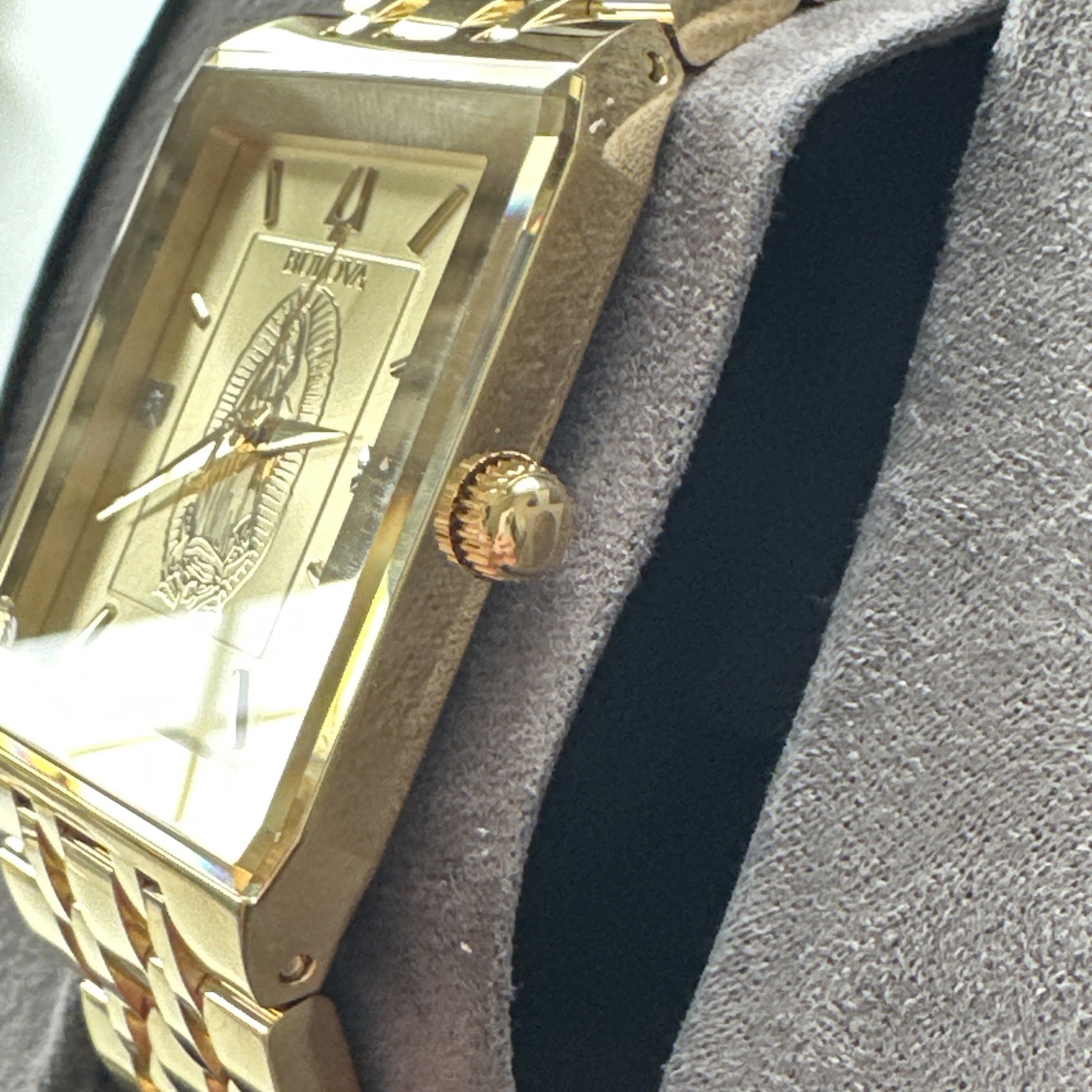 Bulova Our Lady Of Guadalupe Mens Diamond 97d120LG *Chipped Crystal*