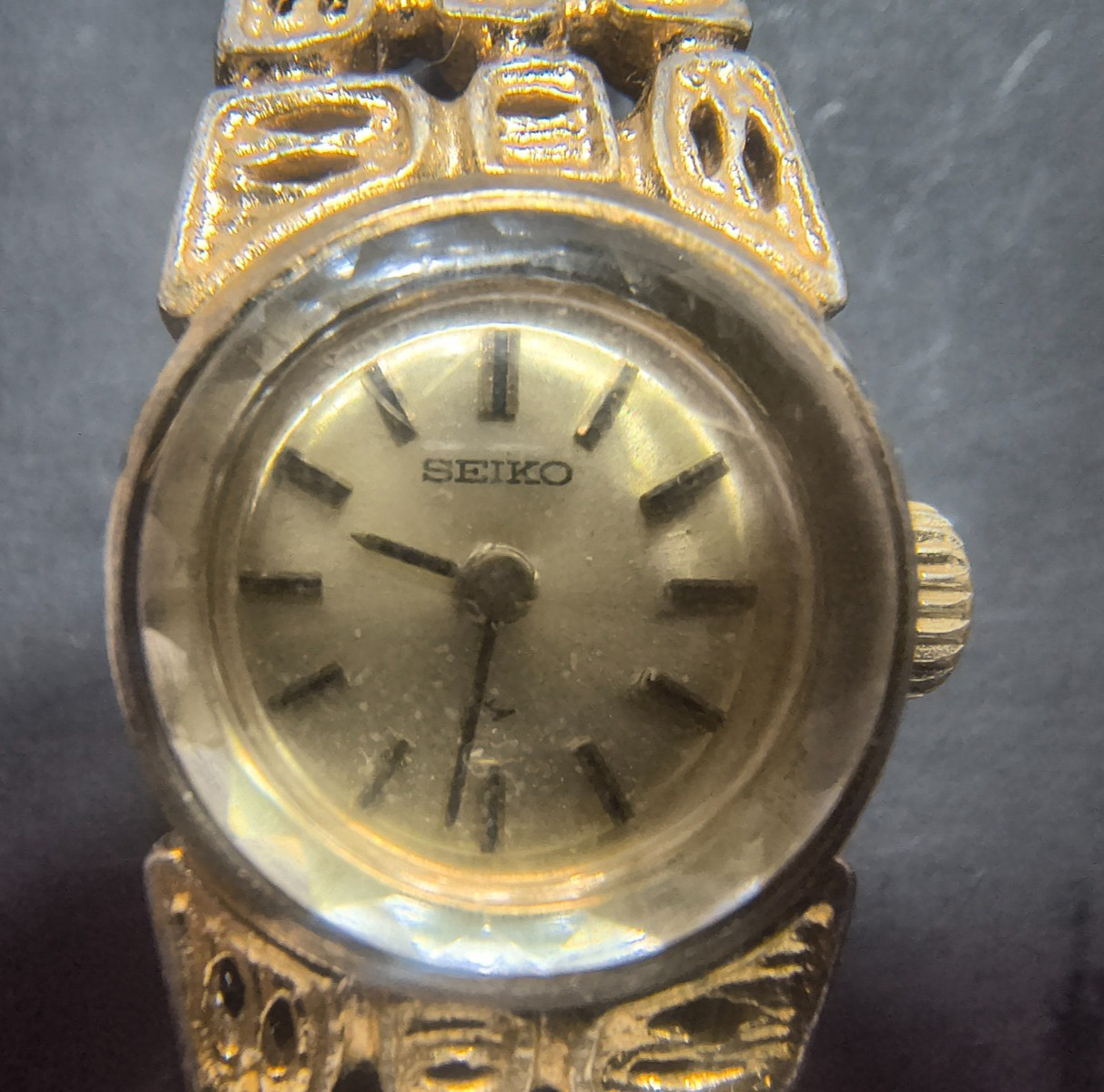 Seiko Wind Up Watch Women 11-0549 Gold Nugget Band Runs Fast Great Vintage