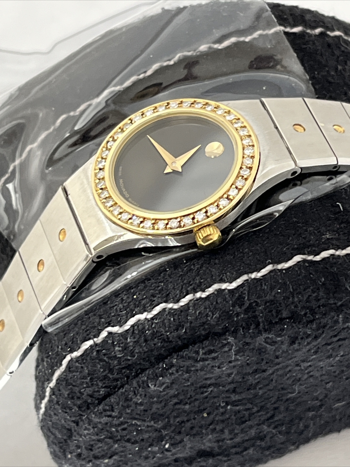 Movado Museum Watch 85 A1 836L Two/Tone Diamond Bezel Box/Papers 100% Authentic