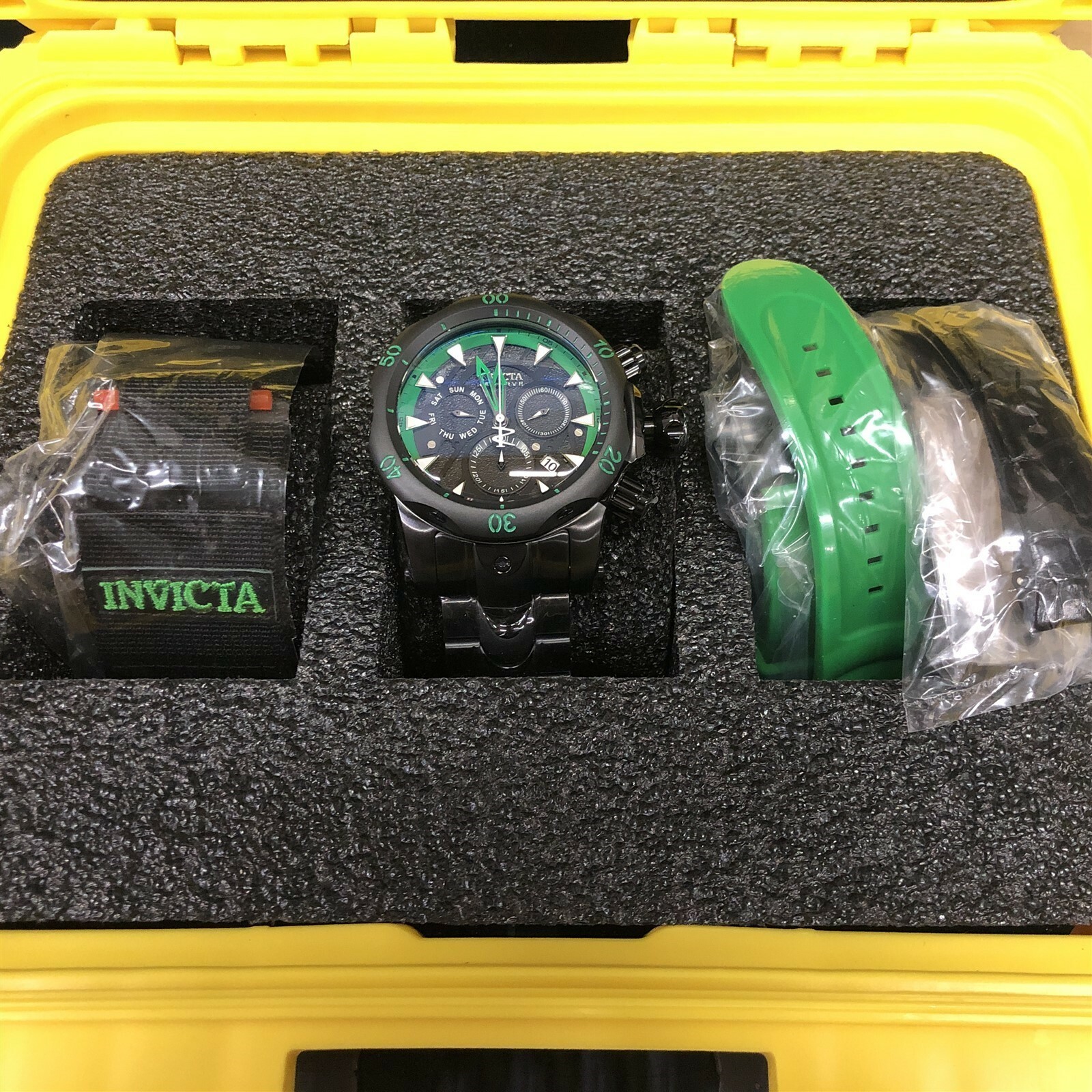 INVICTA 32944 54mm Black/Green Venom Black Label w/ 4-Piece Band Set