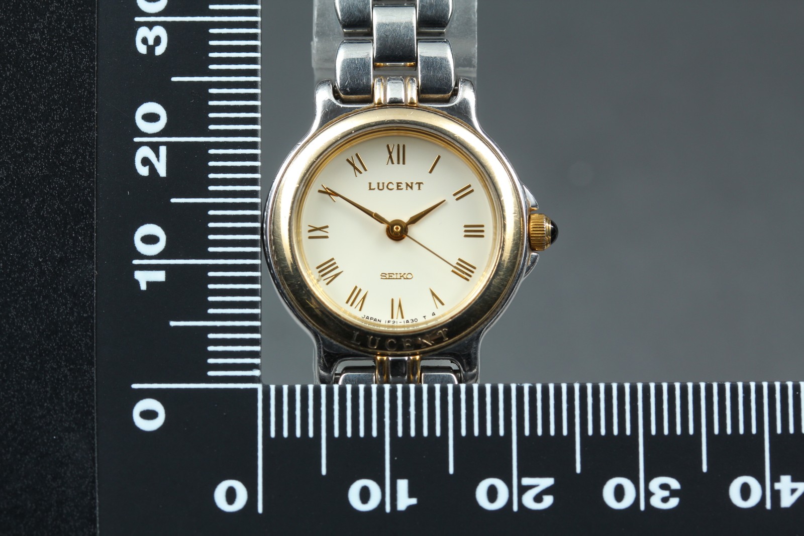 Seiko Lucent Roman Gold Womens Watch New Batt 1F21-0G80 Vintage Near MINT JAPAN