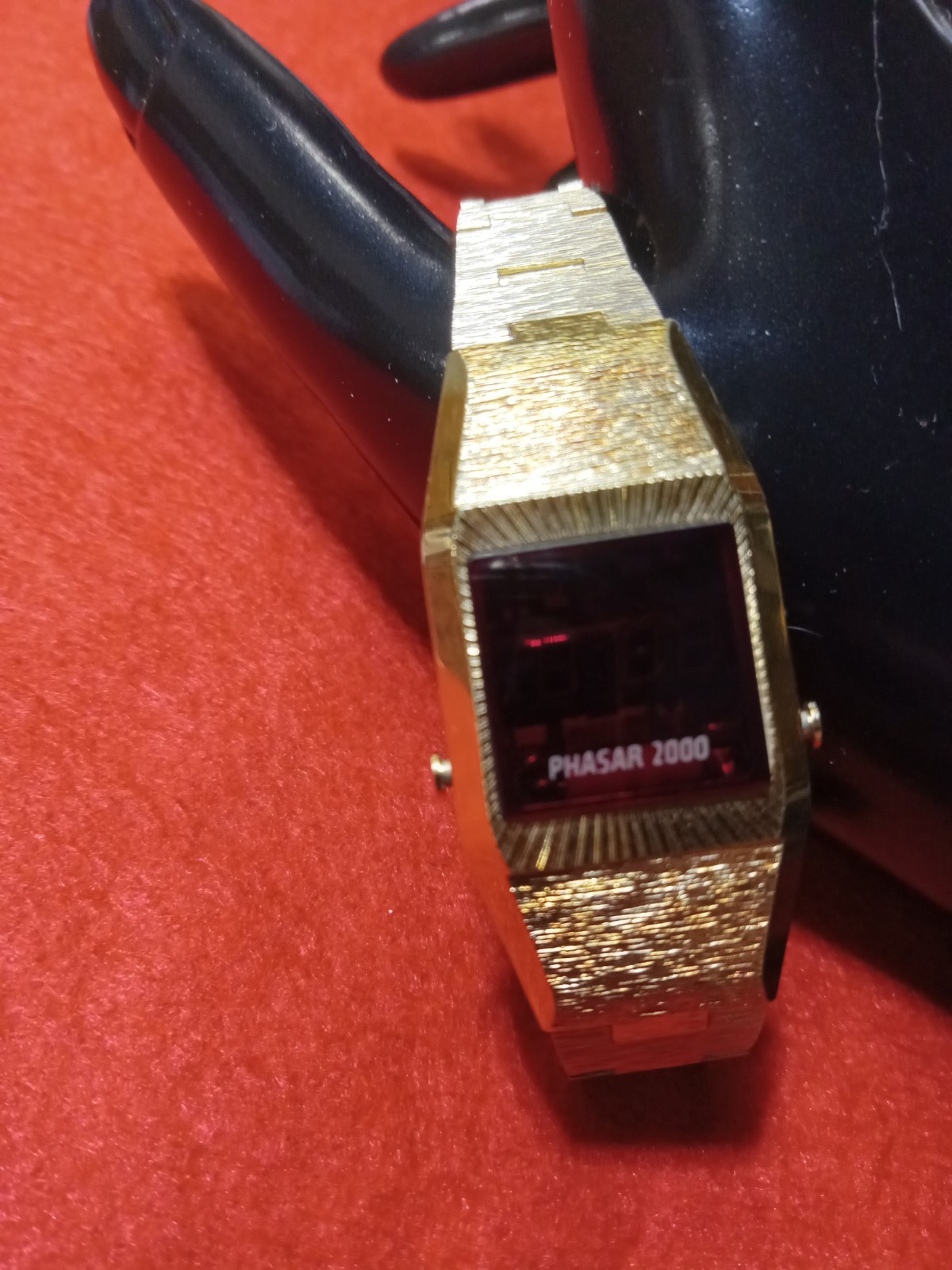 Vintage Seiko Phasar 2000 Women’s Digital Red LED Display FOR PARTS OR REPAIR