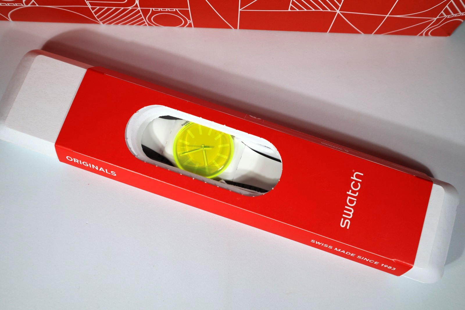 New Limited Swiss Swatch LEMONEON Neon Yellow Dial Unisex Watch SUOW165 41MM Rar