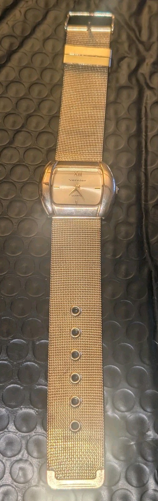 Vernier Gold Tone Dial Base Metal Bezel Stainless Steel Back Watch VNR5391