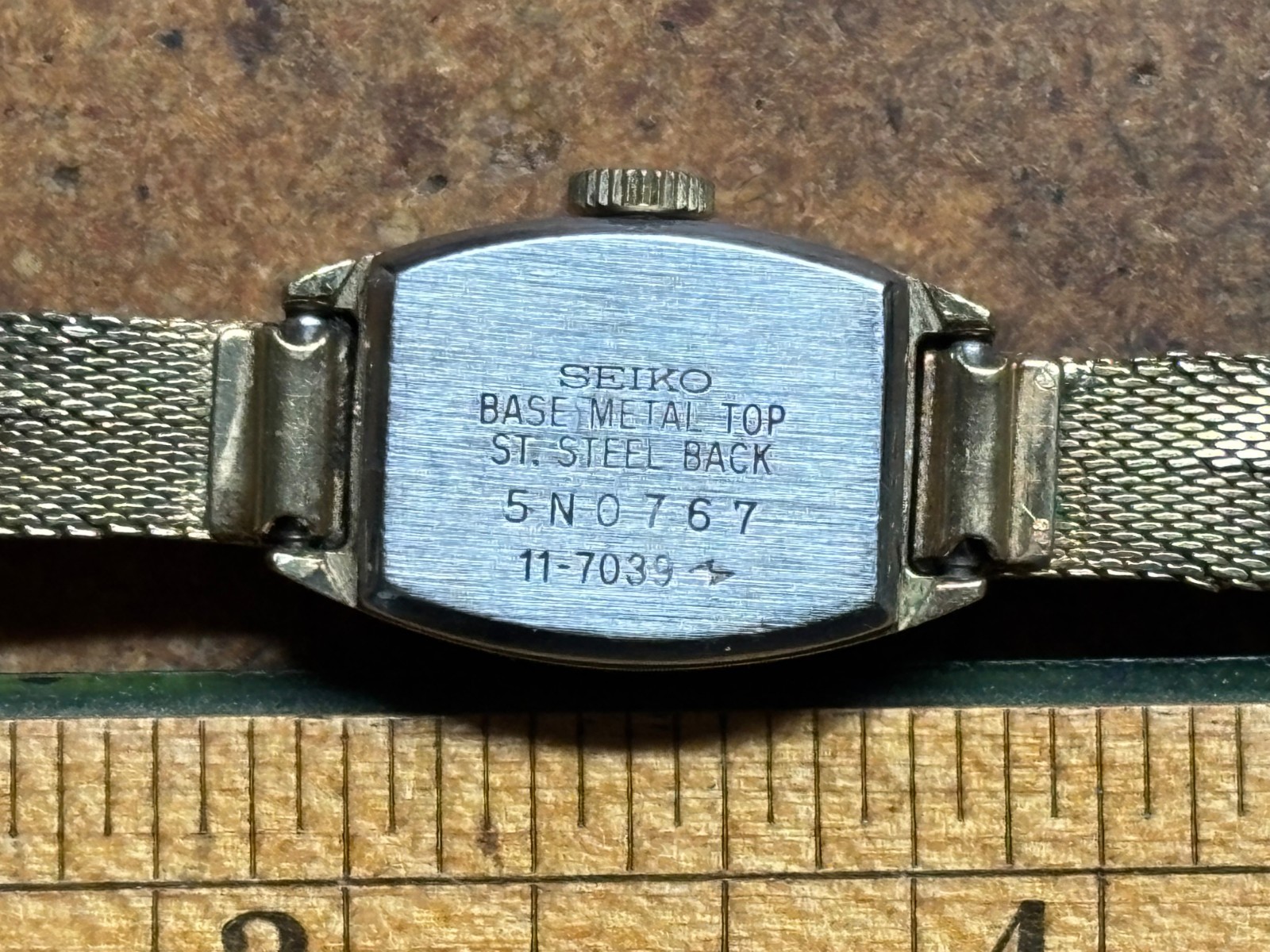 Vtg 11-7039 SEIKO 17 jewel women gold tone Stainless MESH BAND Watch Mechanical