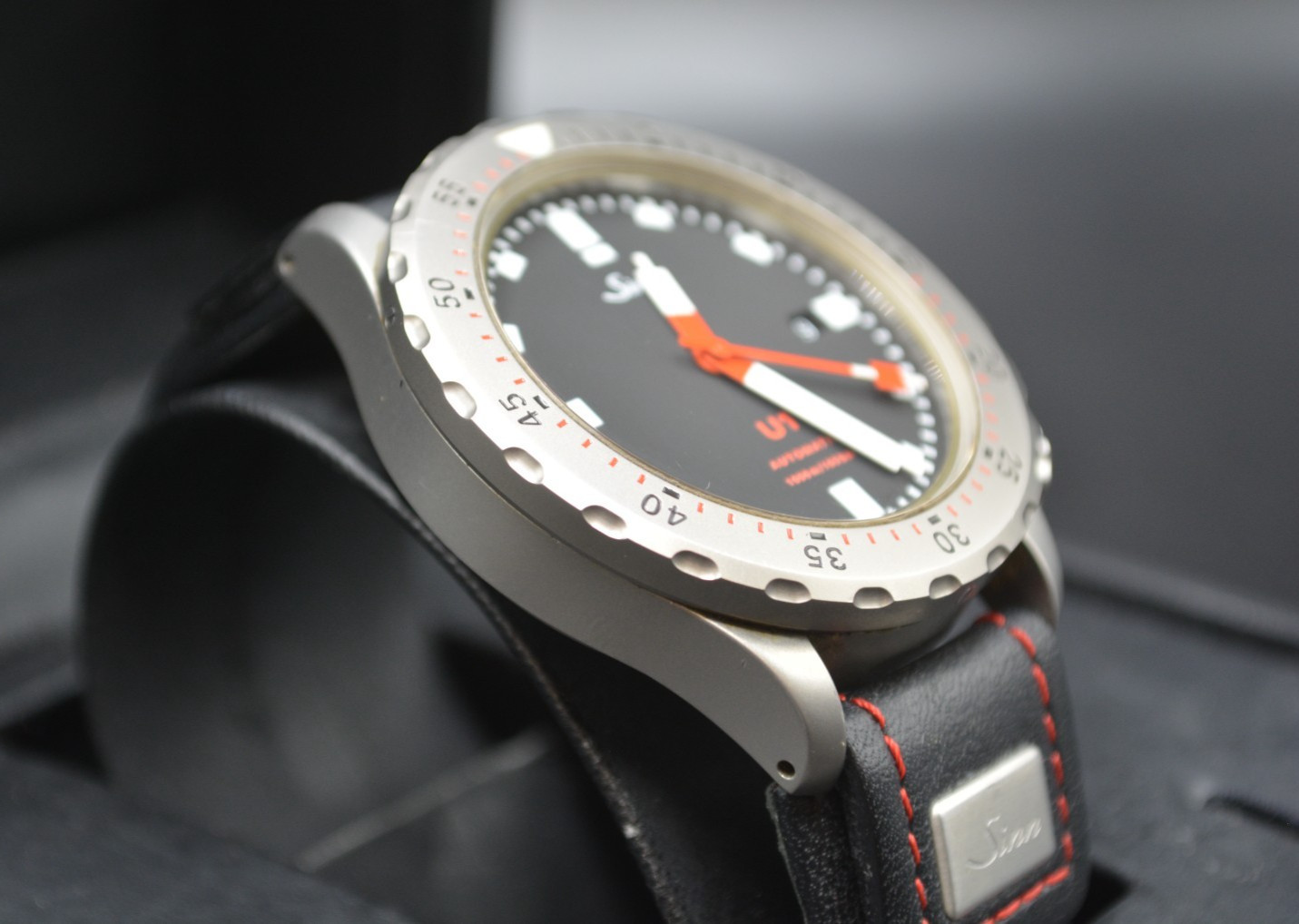 Sinn U1 Dive Watch *Pre-owned* FREE SHIPPING