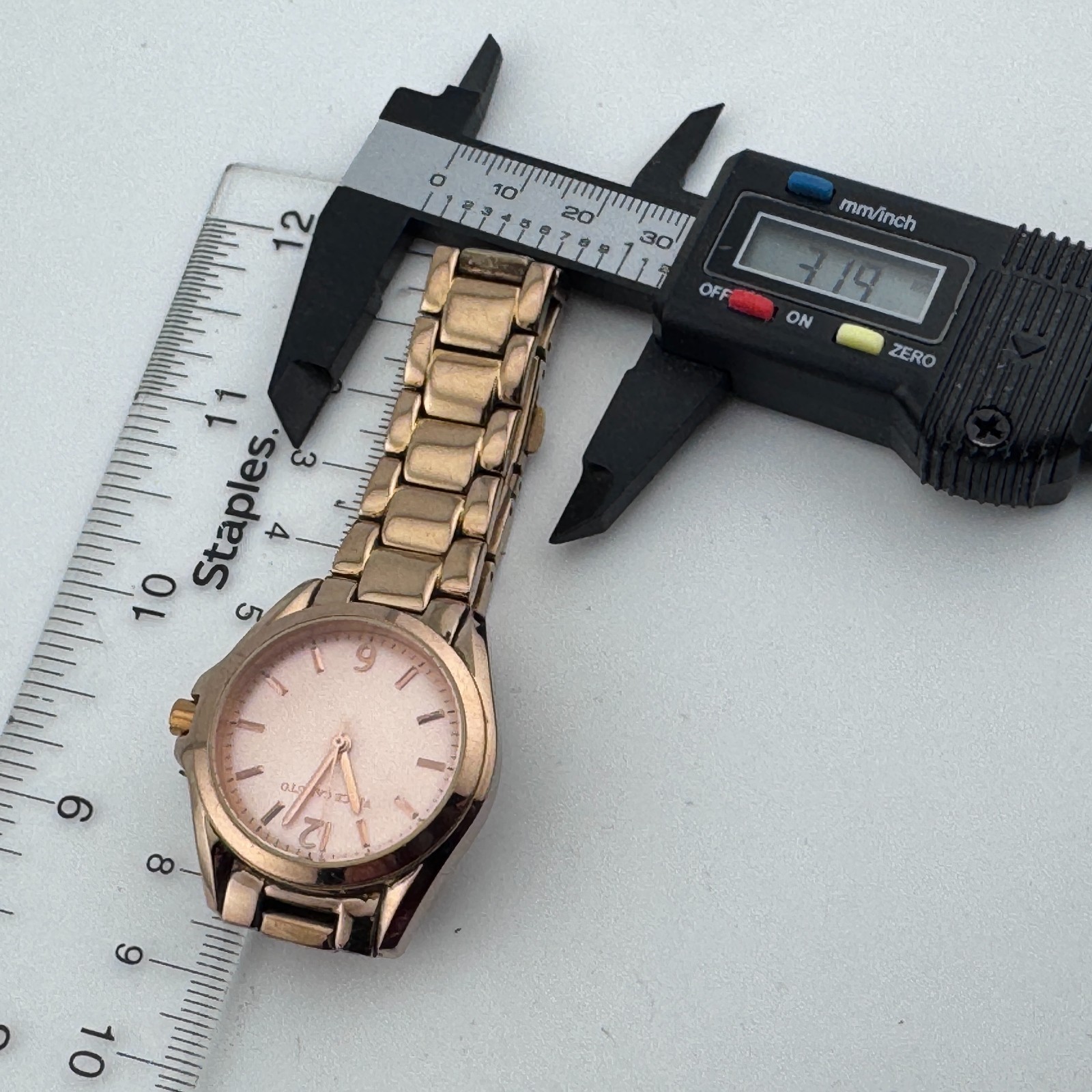 Vince Camuto Quartz Watch VC/5012 Women Rose Gold Steel Analog New Battery 6.25″