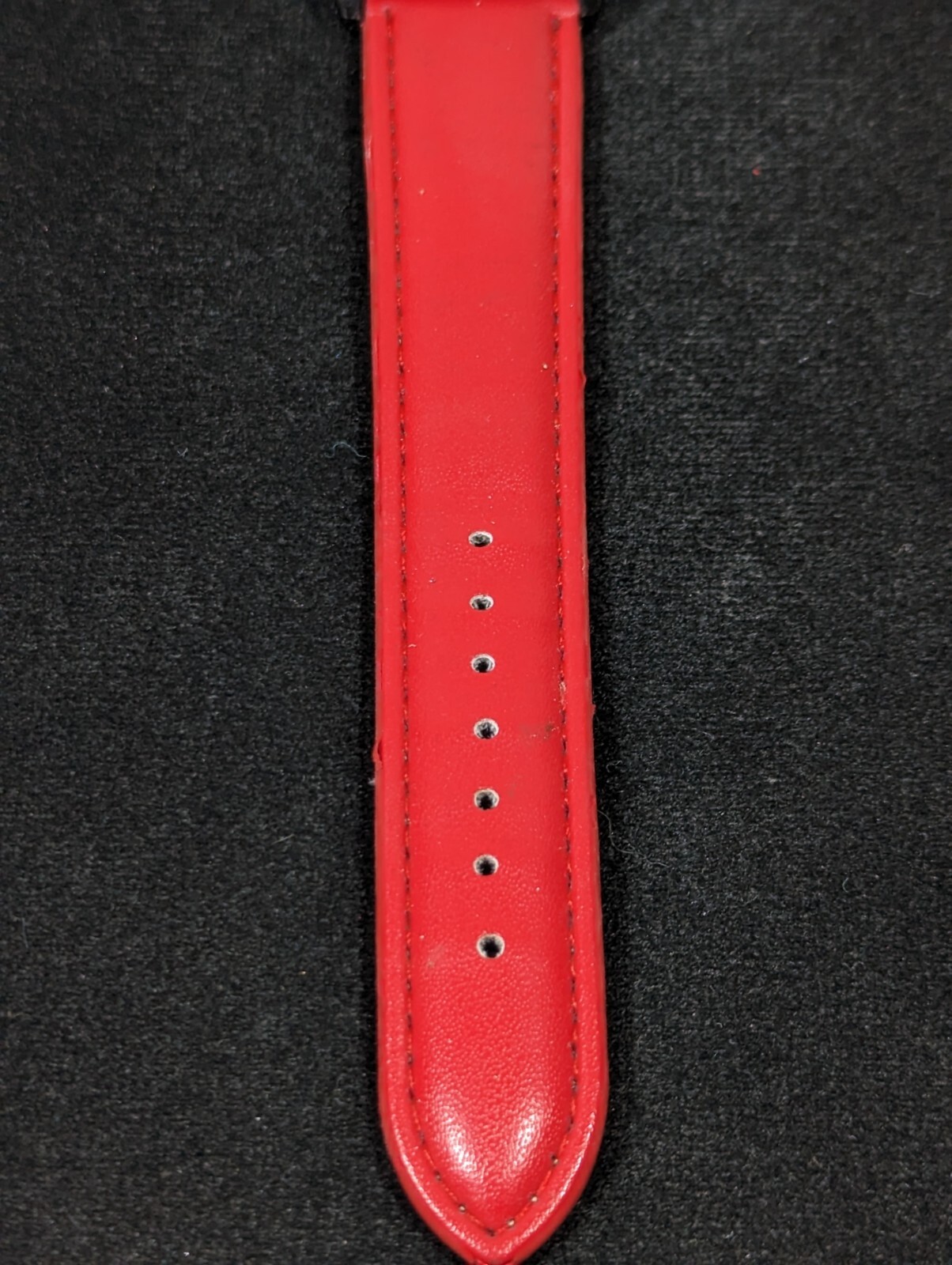 Yazole Black White Dial Round Case Red Leather Band Watch