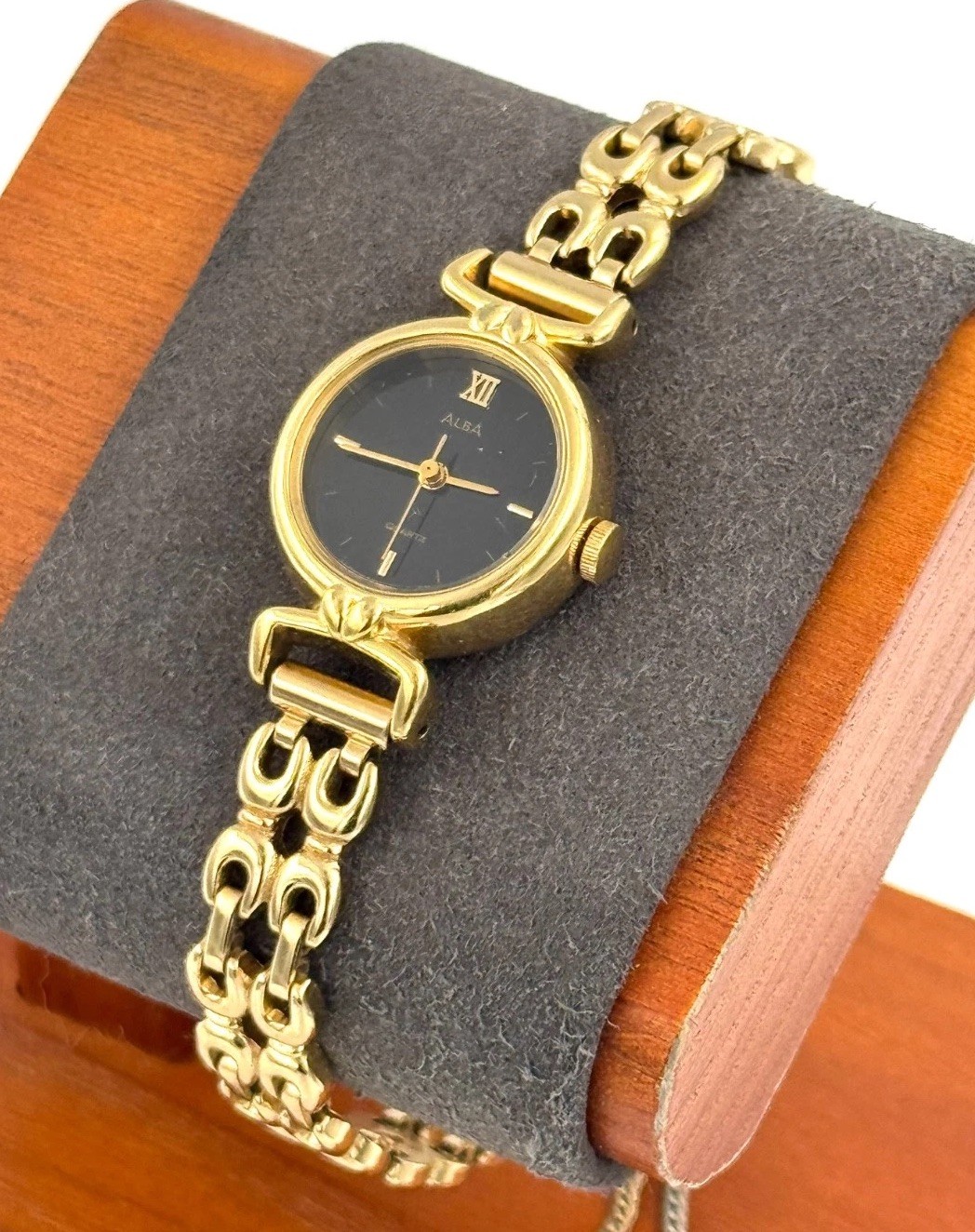 vintage seiko alba 18mm Women Quartz Watch New Battery working V811-0360 -f1820
