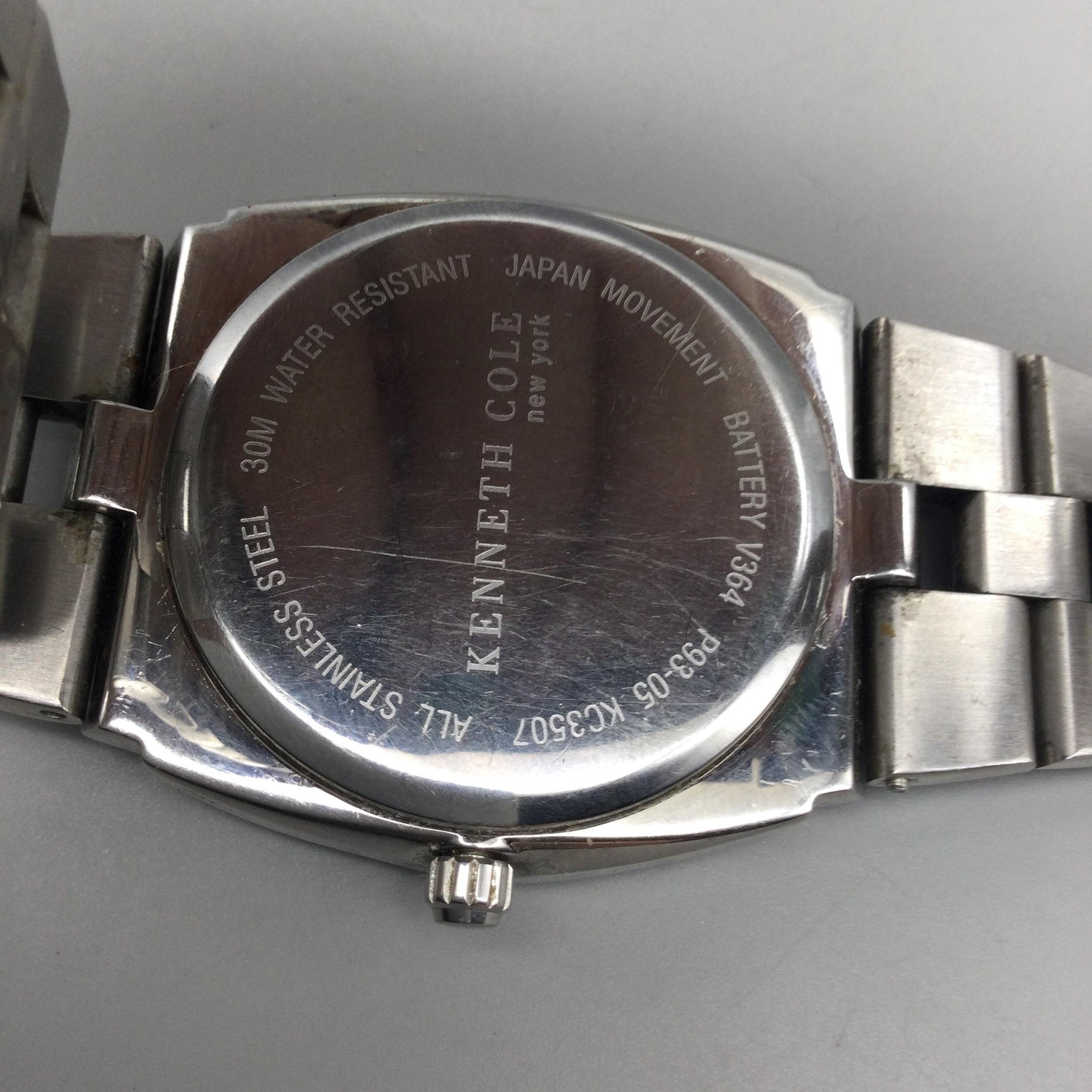 Kenneth Cole Mens Watch 40mm Silver Tone White Dial Date 993-05 KC3507 7.25″