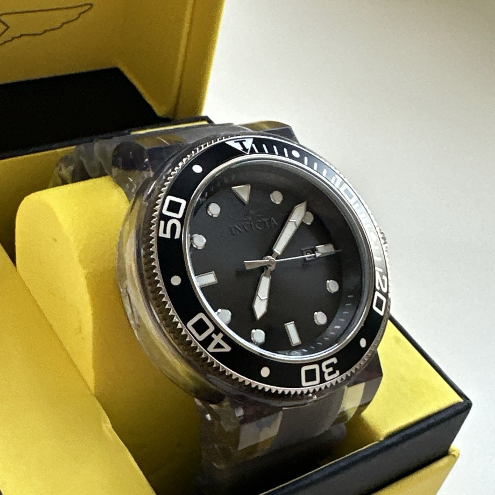 Invicta Pro Diver Quartz Black Dial Men’s Watch 32330
