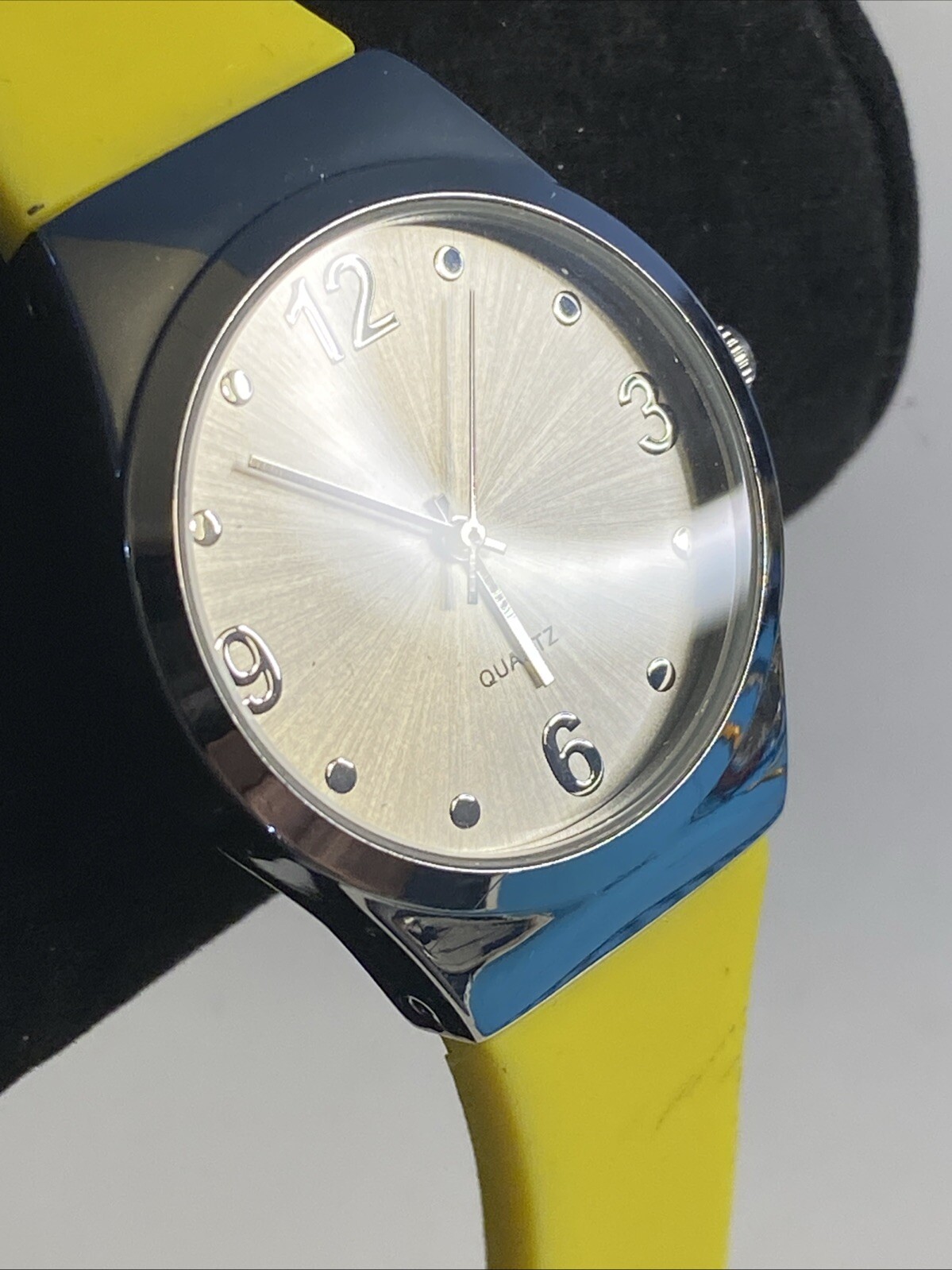 Cute And Fun Yellow Quartz Watch Second Hand. New Battery