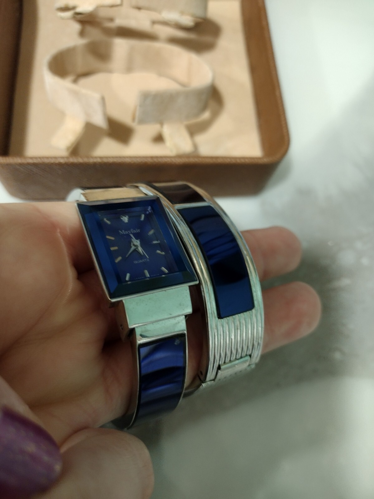 Mayfair Quartz designer Watch Womens With Bracelet Blue matching set Clip on