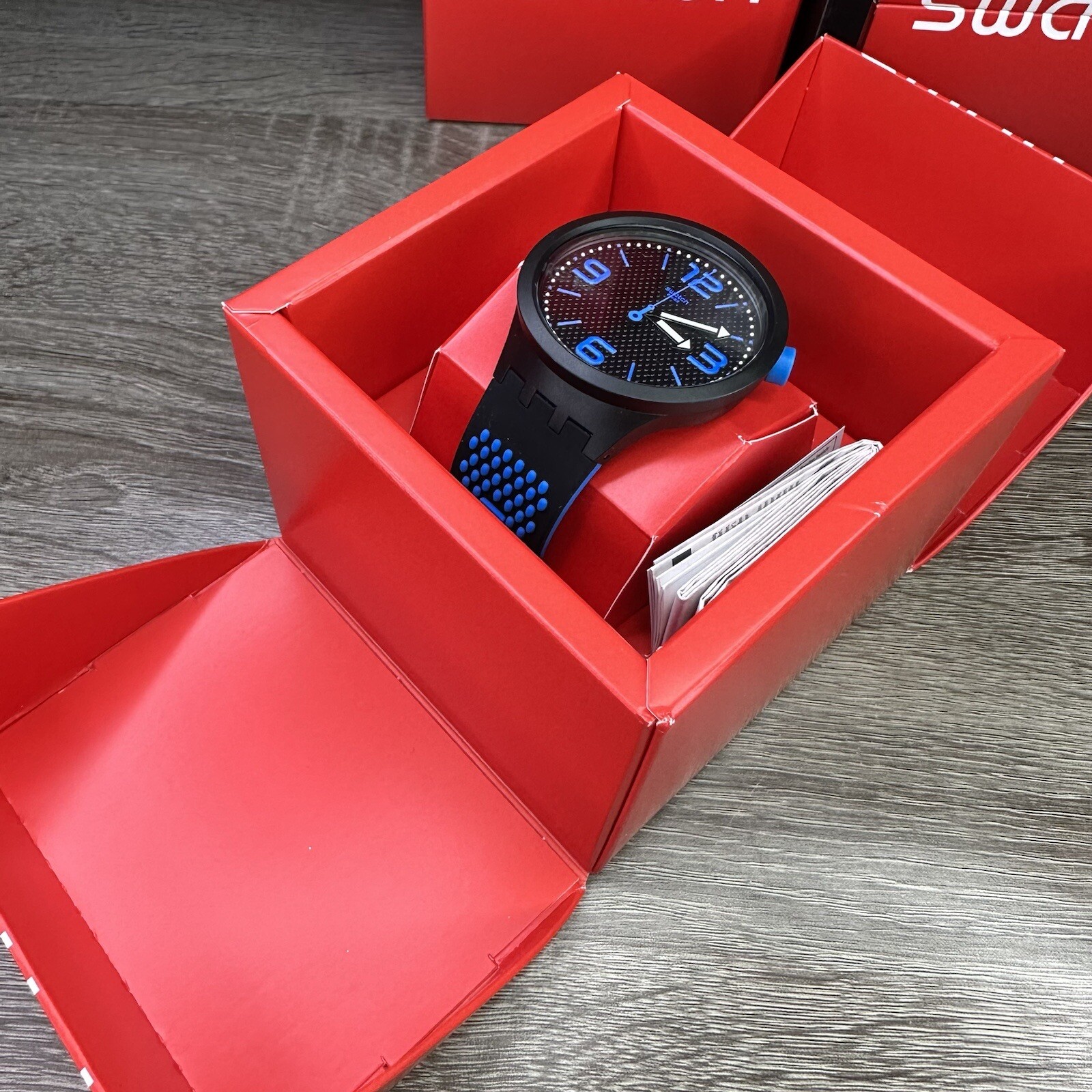 NEW✅ Swatch BIG BOLD BBBLUE Black And Blue 47mm Watch SO27B101