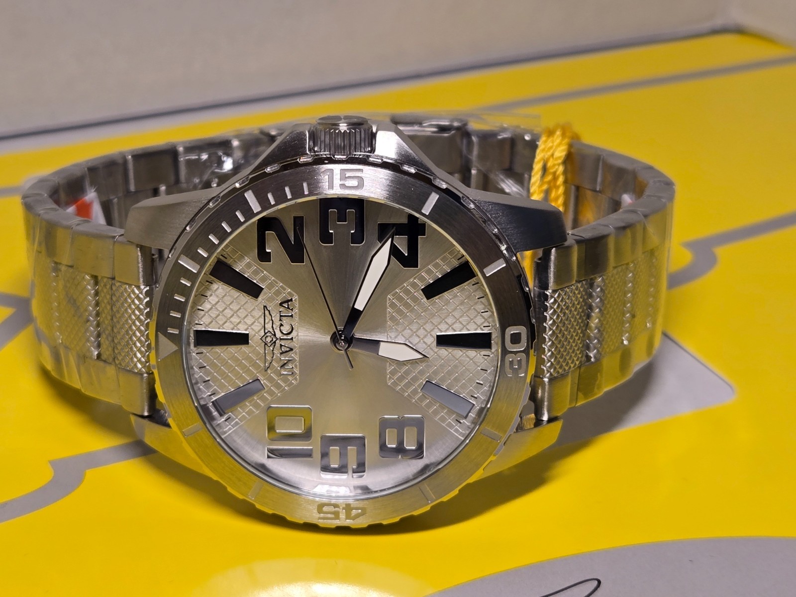 INVICTA Speedway Valor Men’s Watch 48mm Steel with Steel Racing Dial – New!