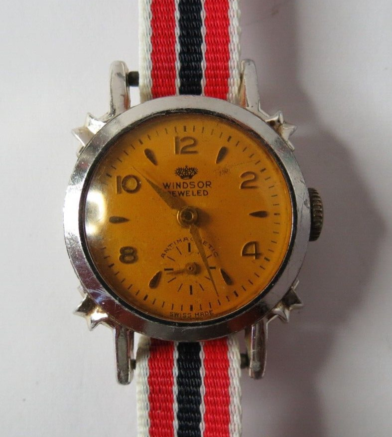 VINTAGE WOMENS WINDSOR JEWLED SWISS MADE ALUMINUM MANUAL WIND WRISTWATCH