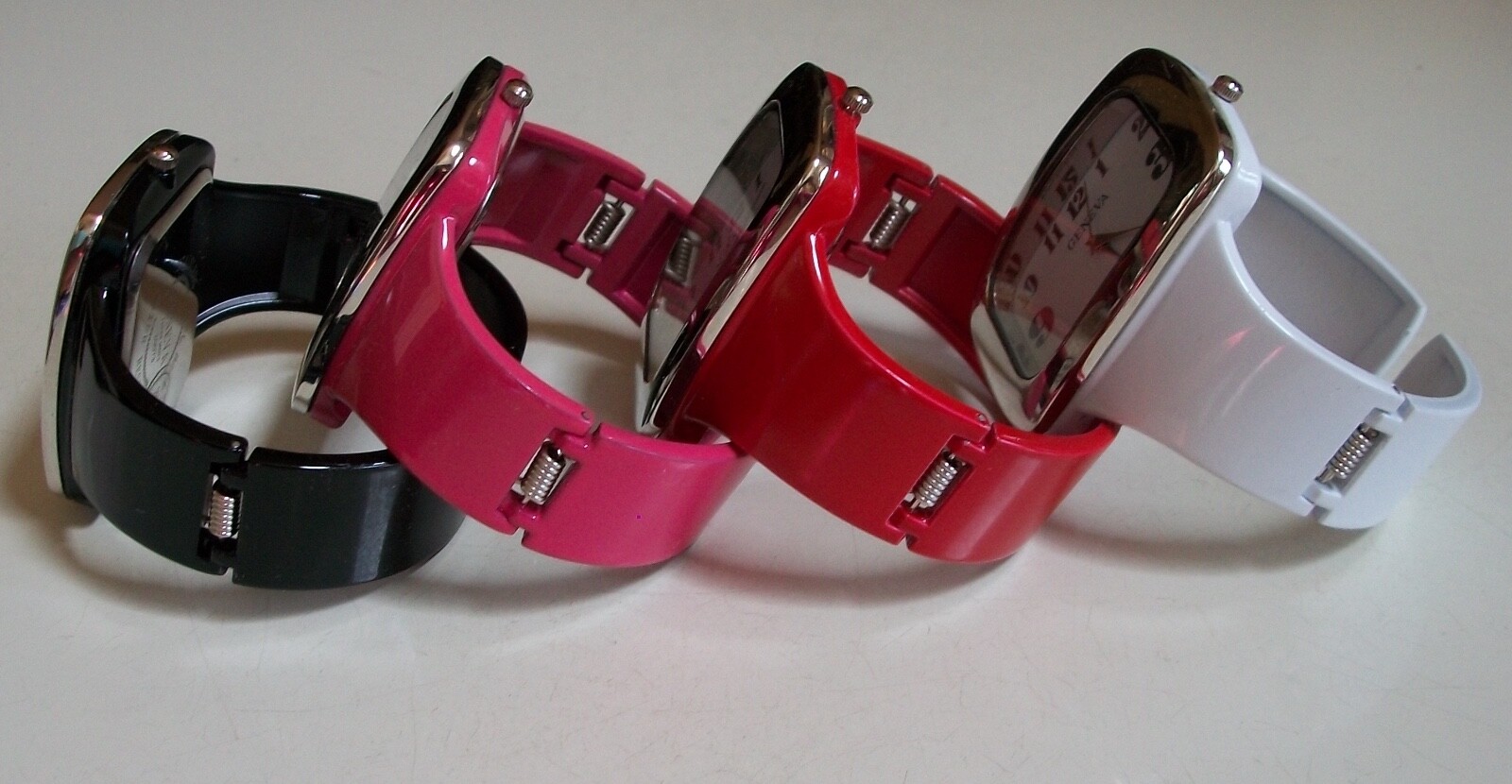 Women’s number dial pink, red & black finish bangle cuff fashion casual watch