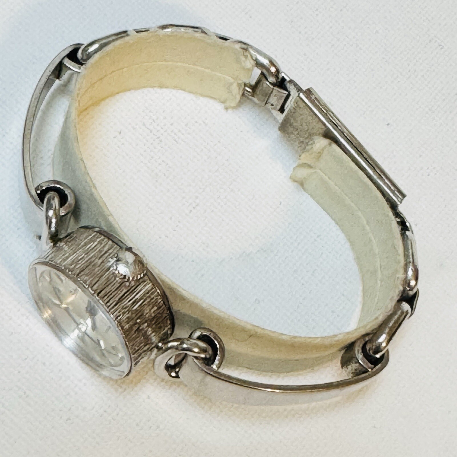Vintage Pedre Hand Wind Women’s Silver Tone Bracelet Watch Florentine RUNS READ