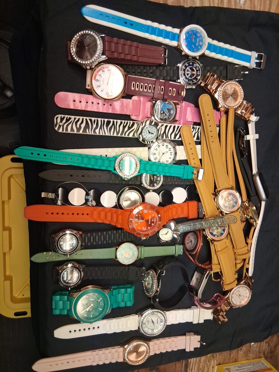 Lot of Over 30 Women’s Watches Various Brands, Untested For Parts