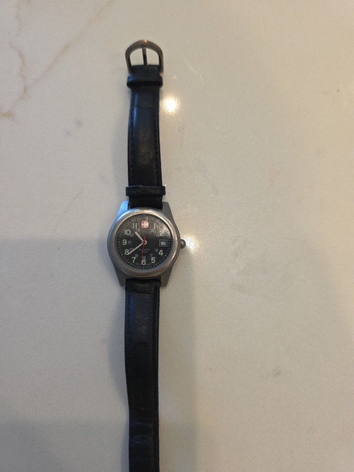 Wenger Swiss Military 504 Marlboro Field Watch Quartz Date Black Dial A1