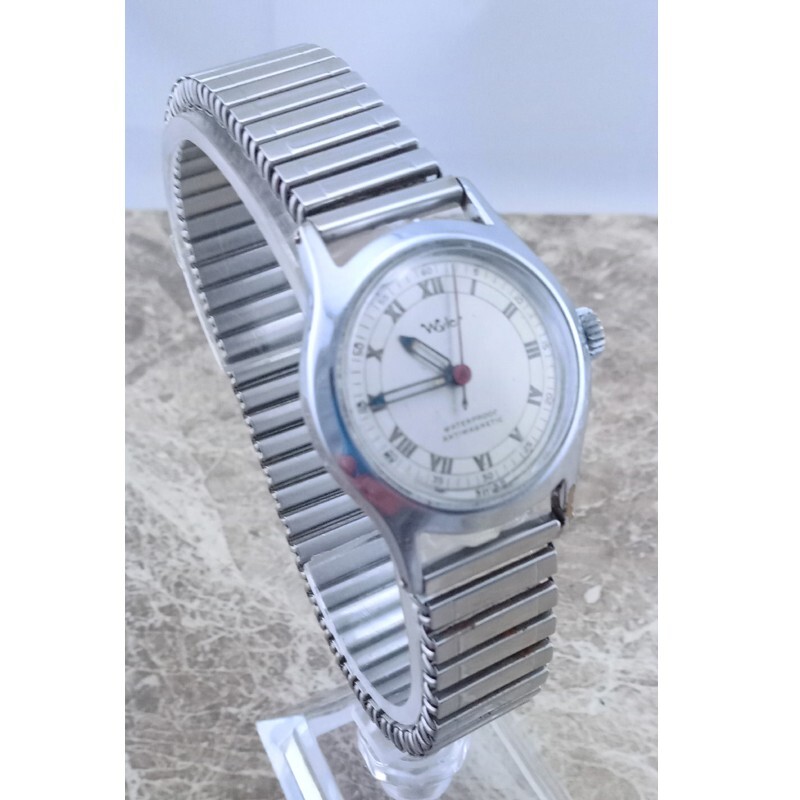 Stunning WW2 Steel Wyler Officers 17 jewel Military Wrist Watch 1945