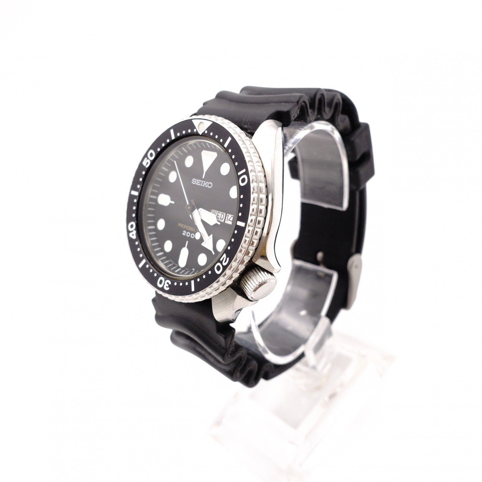 SEIKO Diver’s Quartz Black Silver Watch 40mm Wrist 21-26cm From Japan