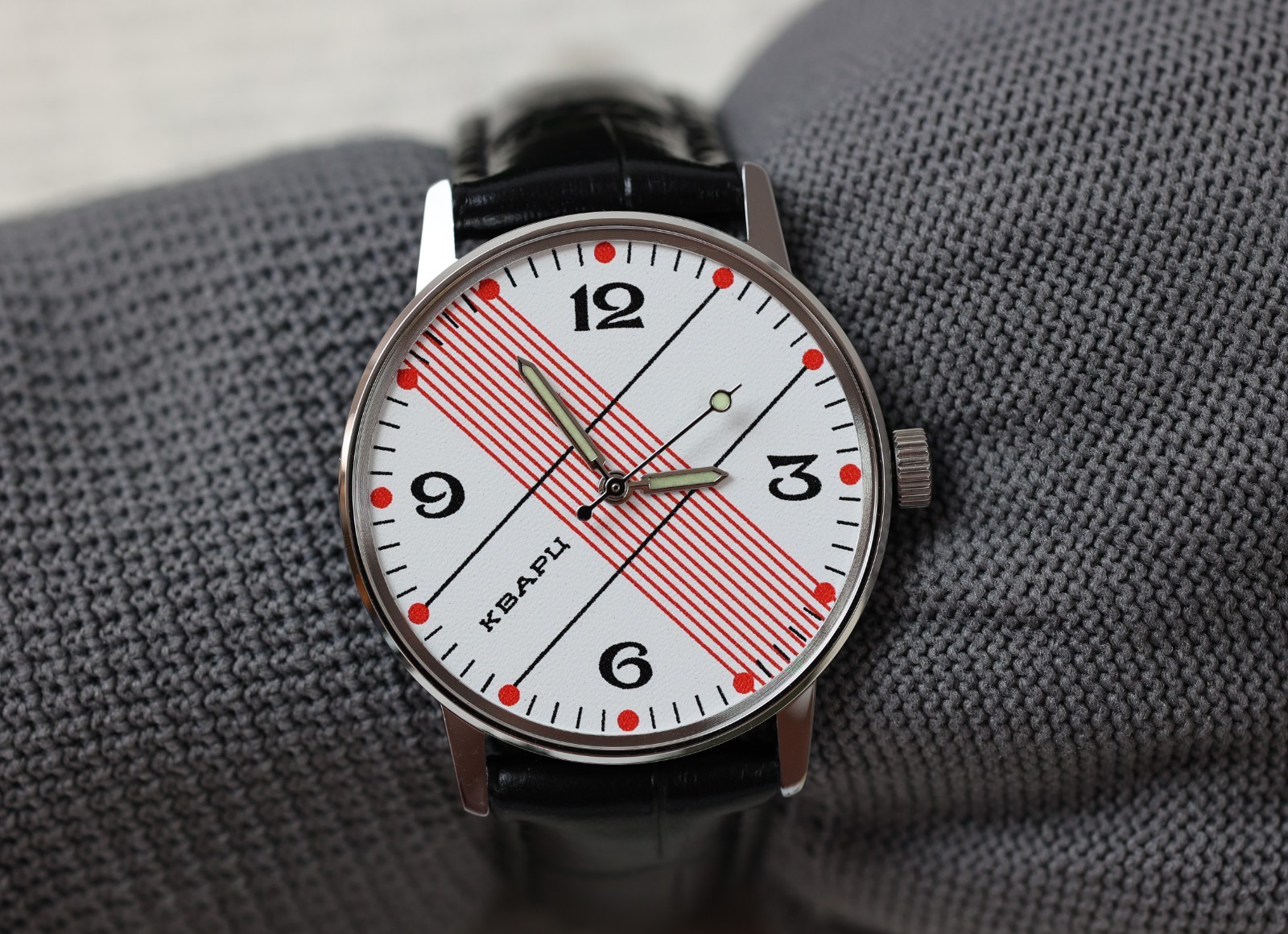 Soviet Design Quartz Watch – Unique Retro Dial, Collectible Men’s Wristwatch