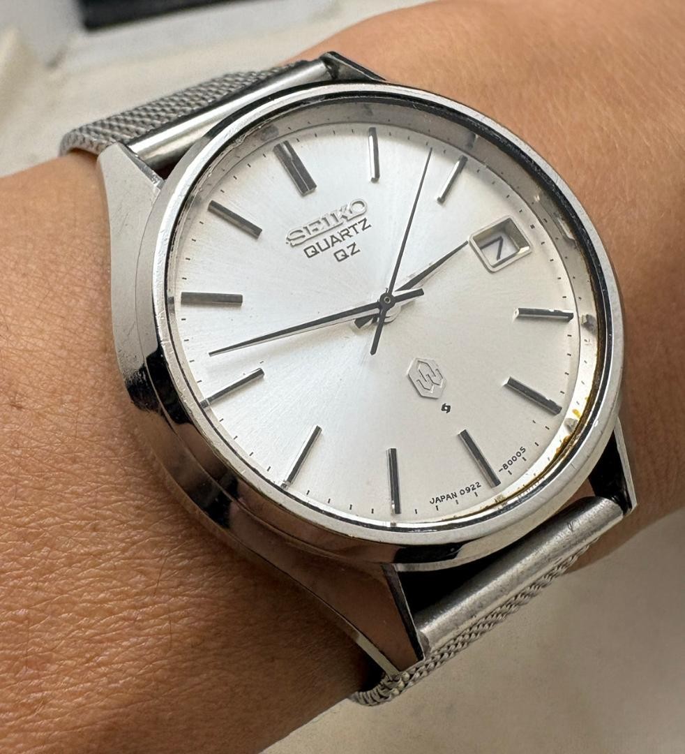 SEIKO QZ 0922-8000 Silver Watch From Japan