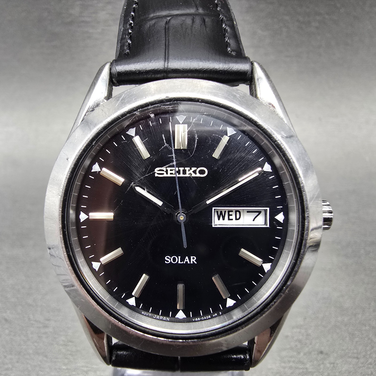 Seiko Solar Watch Men 37mm Black Dial Silver Tone Daydate Round V158-0AB0 Runs G