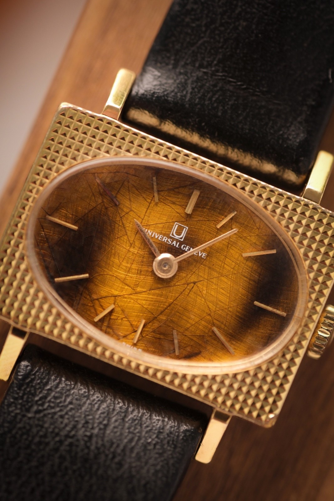 Universal Geneve Rectangular lady, ref. 510608, hand-wound cal UG 10, tiger dial