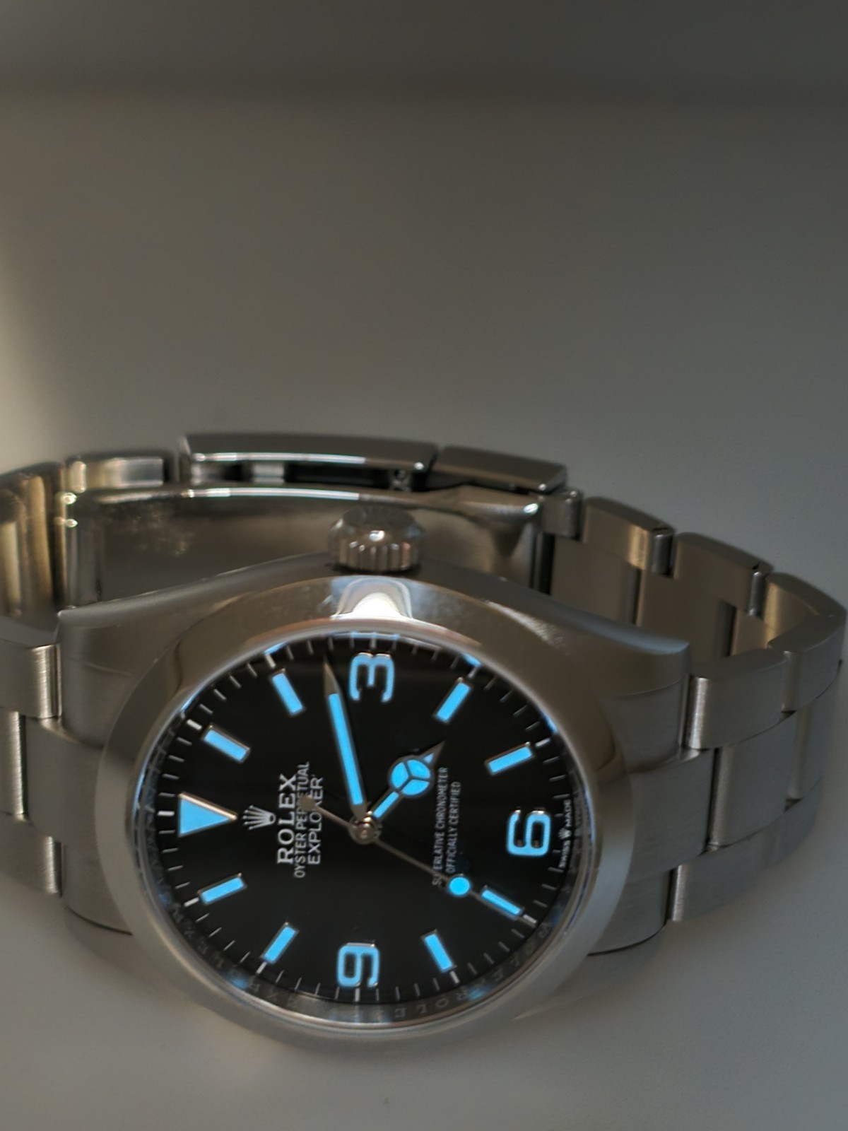 Rolex Explorer 224270 40MM S/S 3/2024 Date Sport Watch. MINT .B/P
