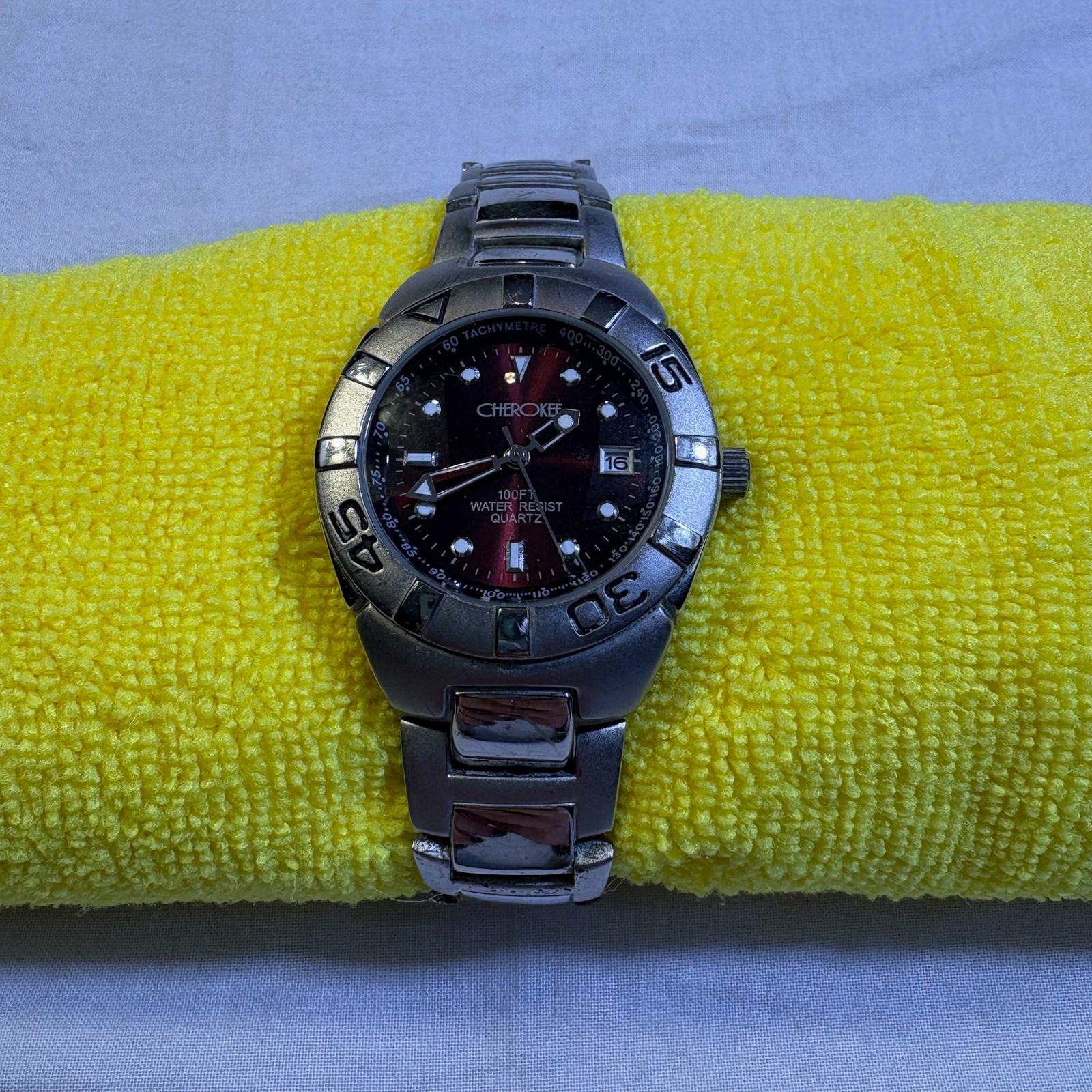 Cherokee Men’s Stainless Steel Quartz Watch Red – Untested, Damaged Band