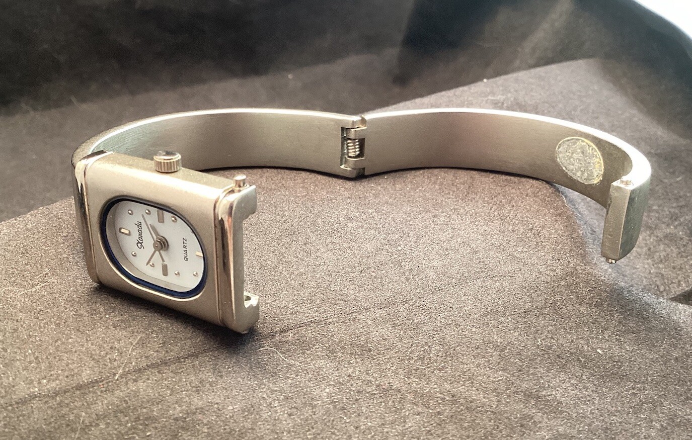 Very Nice Silver Tone Xanadu Ladies Bangle Quartz Watch Matte Finish Works