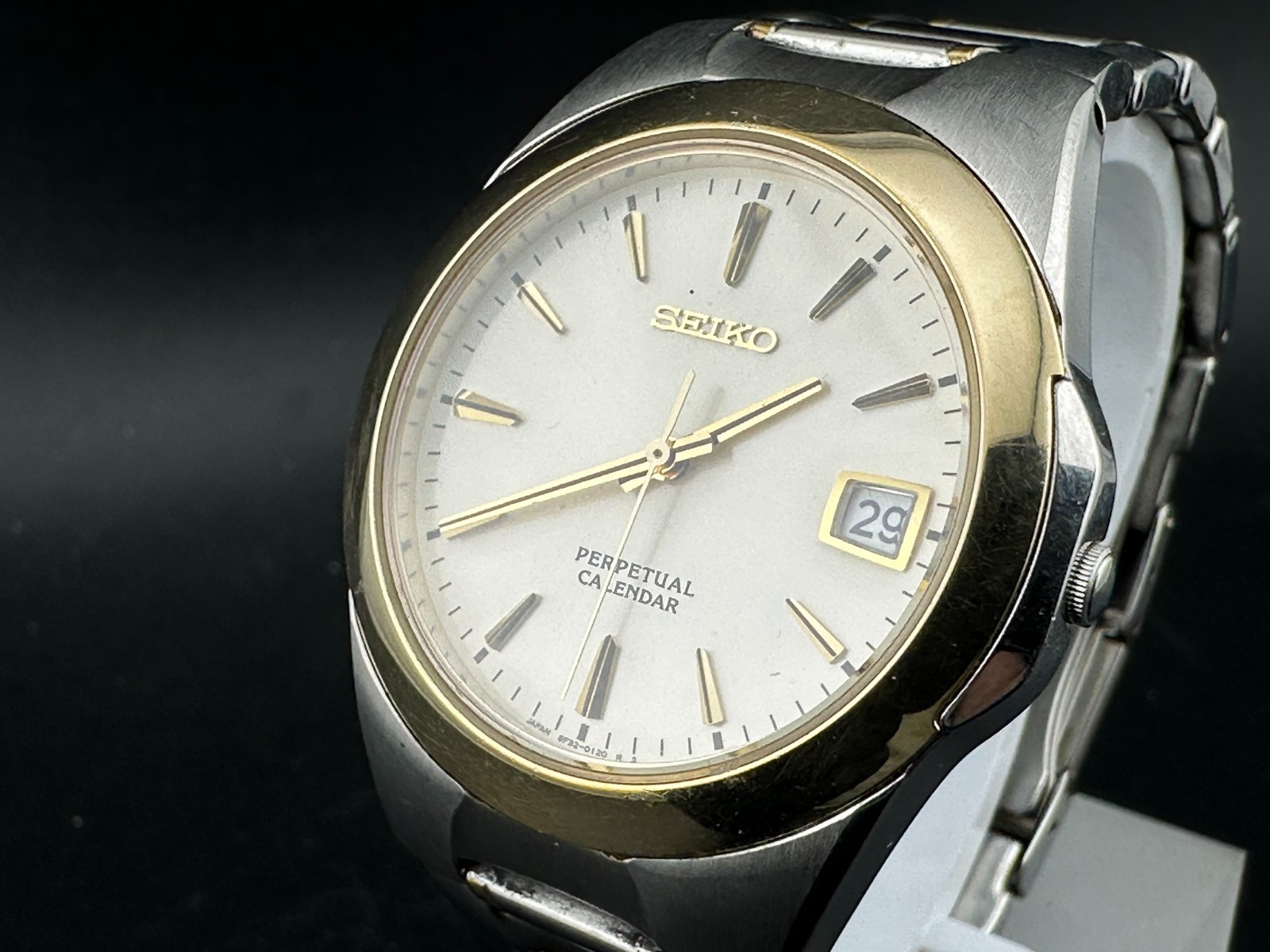 Seiko Men’s Perpetual Calendar Cream Dial Date 37mm Quartz Watch 8F32-0130