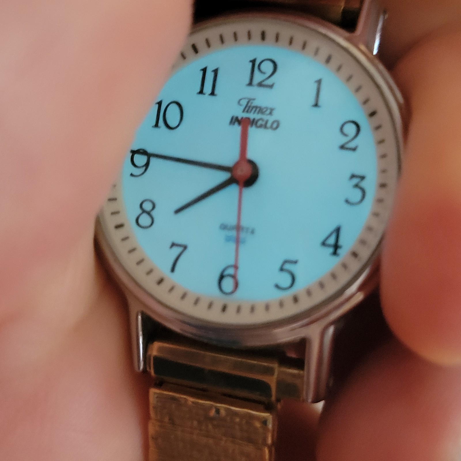 Timex Indiglo Quartz NEW BATTERY Hadley Roma Watch Stretch Band Gold Tone
