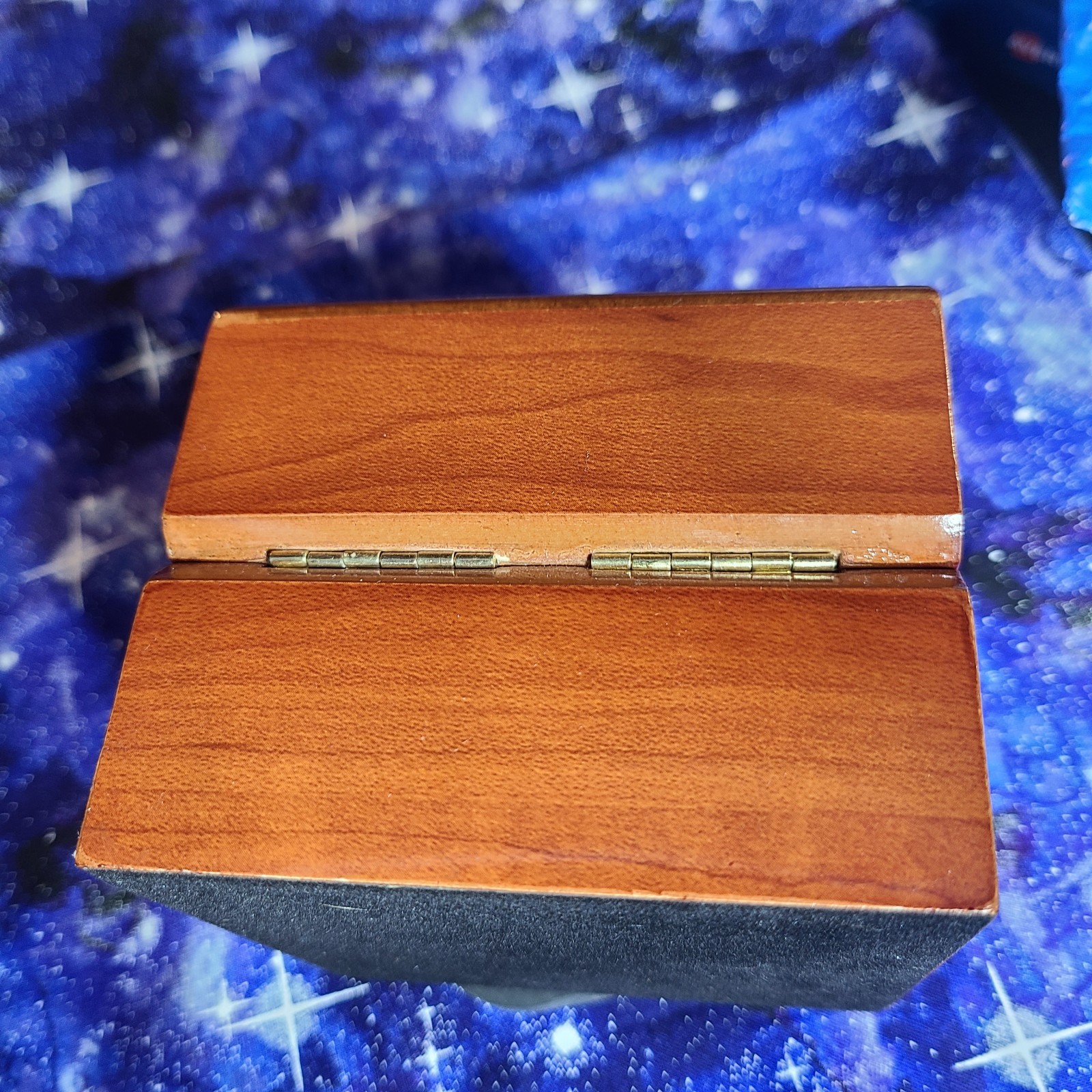 Disney Mickey Mouse 2005 Shareholders LE Watch Box Ready To Wear | See Video