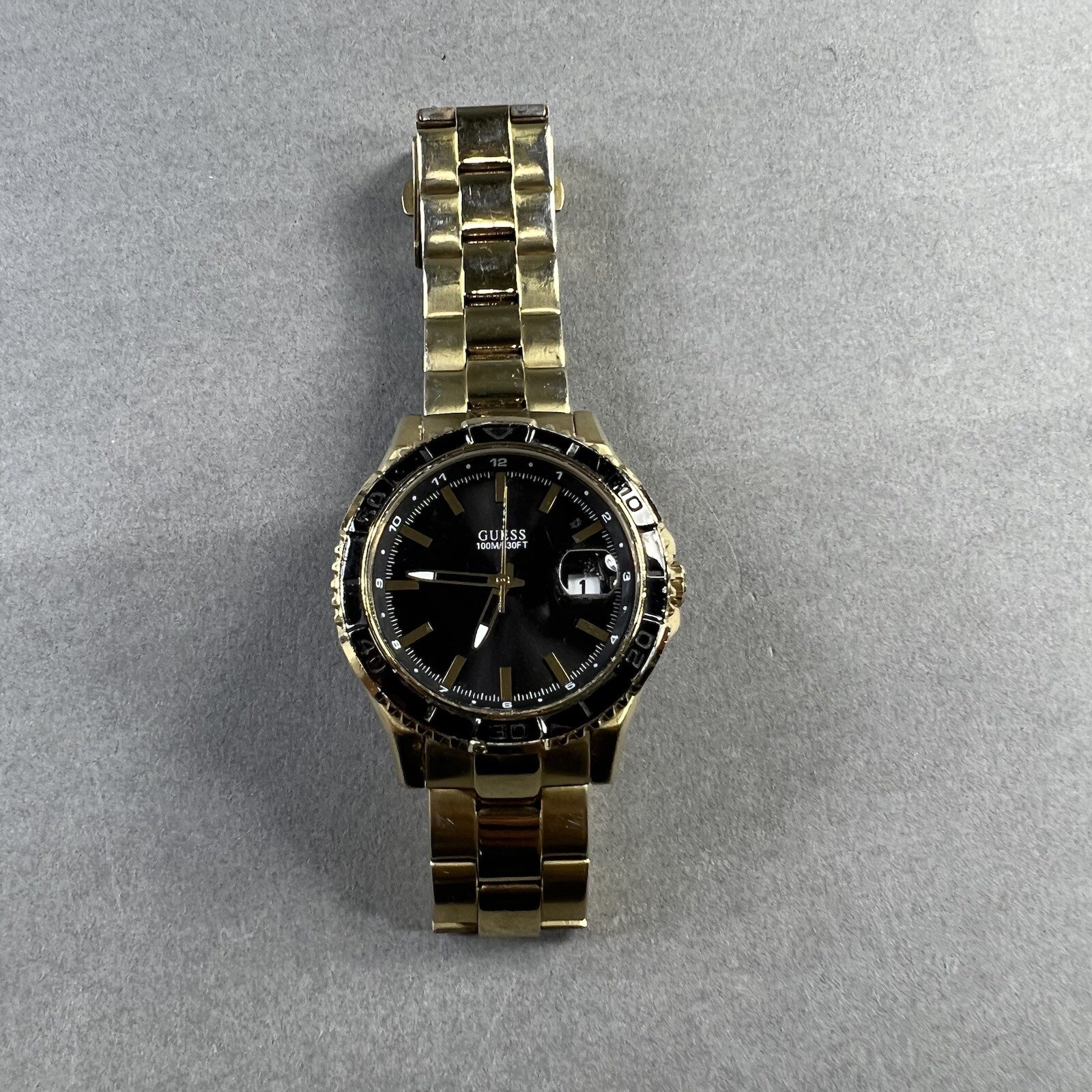 Guess Watch 100M/330FT Stainless Steel Back 00244G7 Water Resistant Used A113