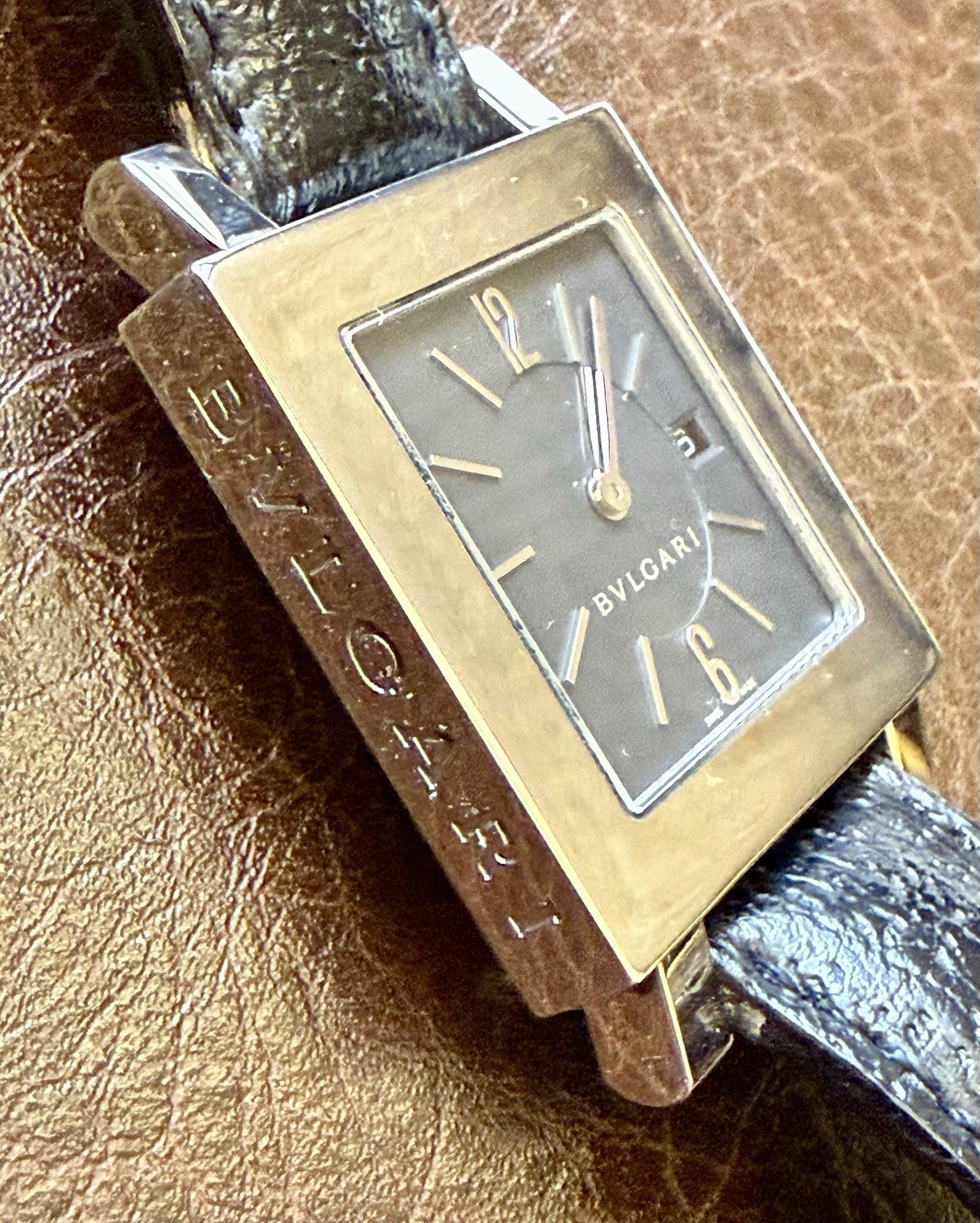 ✨⌚ BVLGARI SQ29 SLD Square Quartz Black Dial Swiss Made Ultra Slim ⌚✨