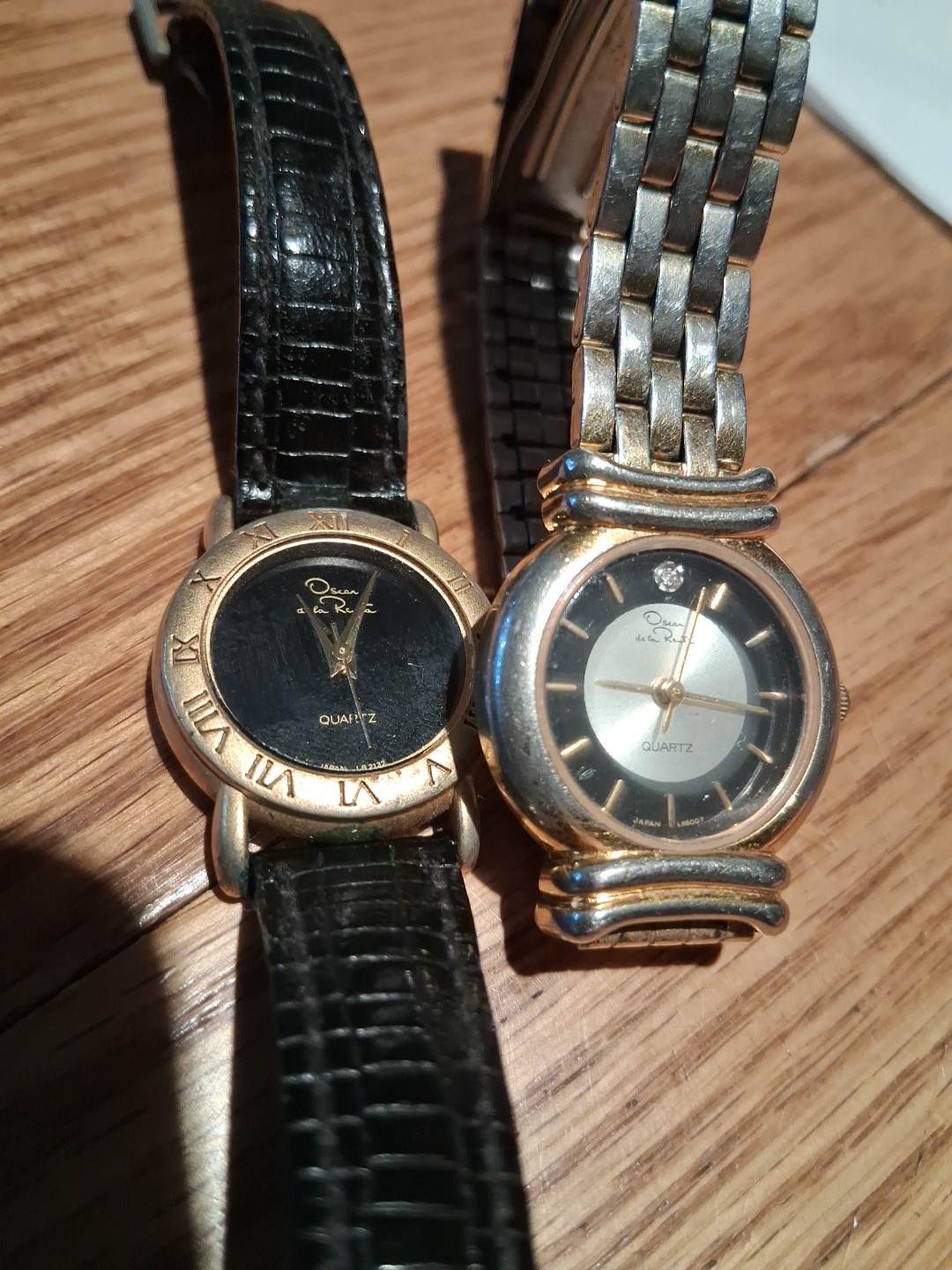 Vintage Oscar De La Renta 2 Designer Gold Toned Or Plated Unsure Ladies Watches
