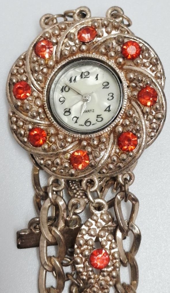 Vintage Look Women’s Fashion Watch, Red Rhinestones, Bracelet Band, Quartz Batte