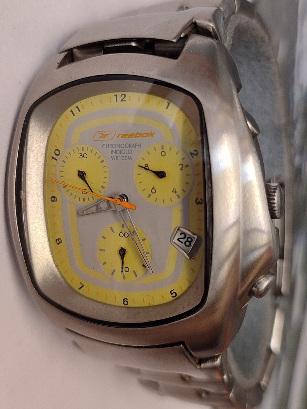 REEBOK CHRONOGRAPH QUARTZ YELLOW & GRAY DIAL MEN’S FULL WORKING ALL ORG. VINTAGE