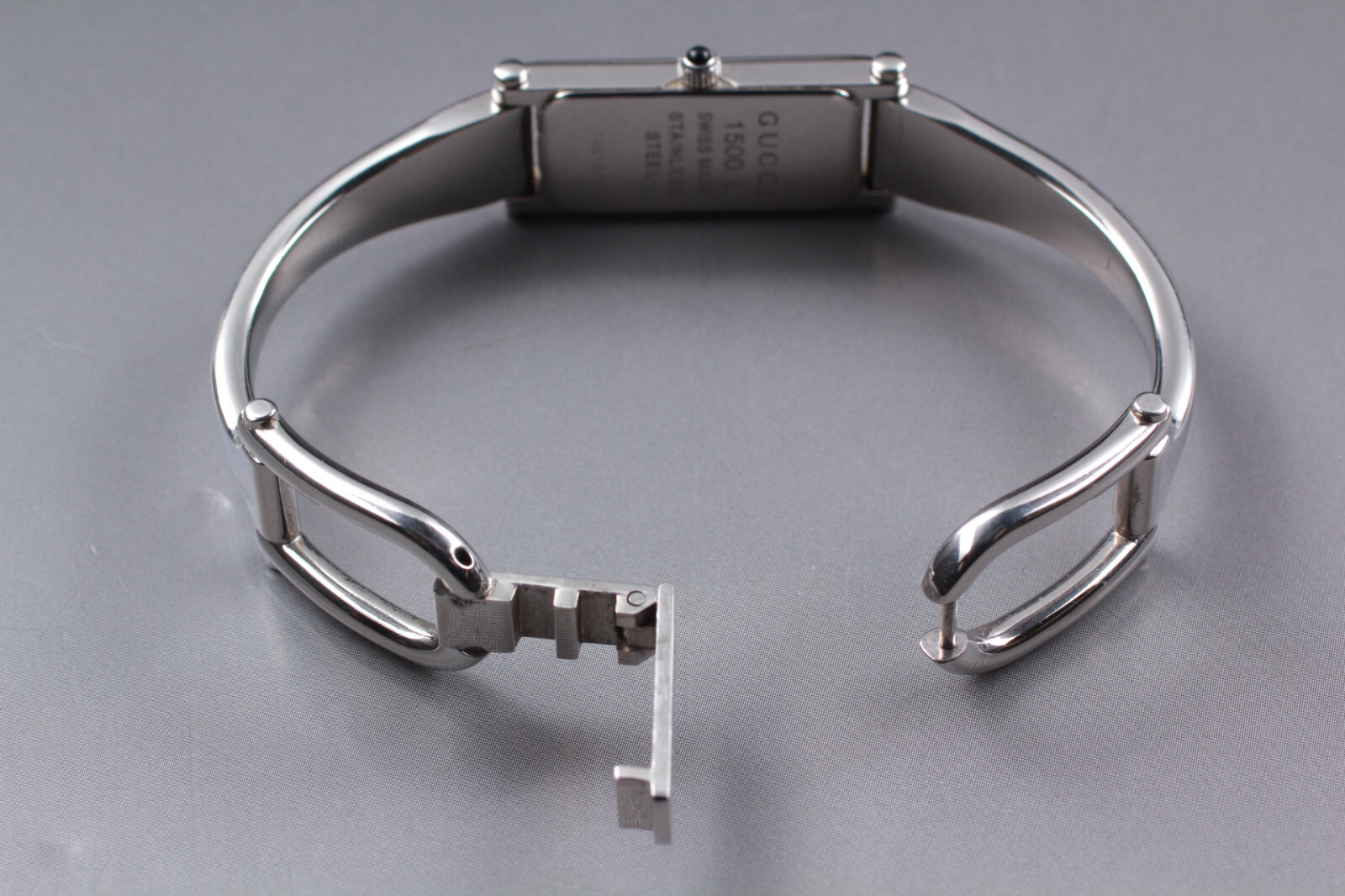 [NEAR MINT] GUCCI 1500L 12mm Black Dial Quartz Bangle For Women From Japan