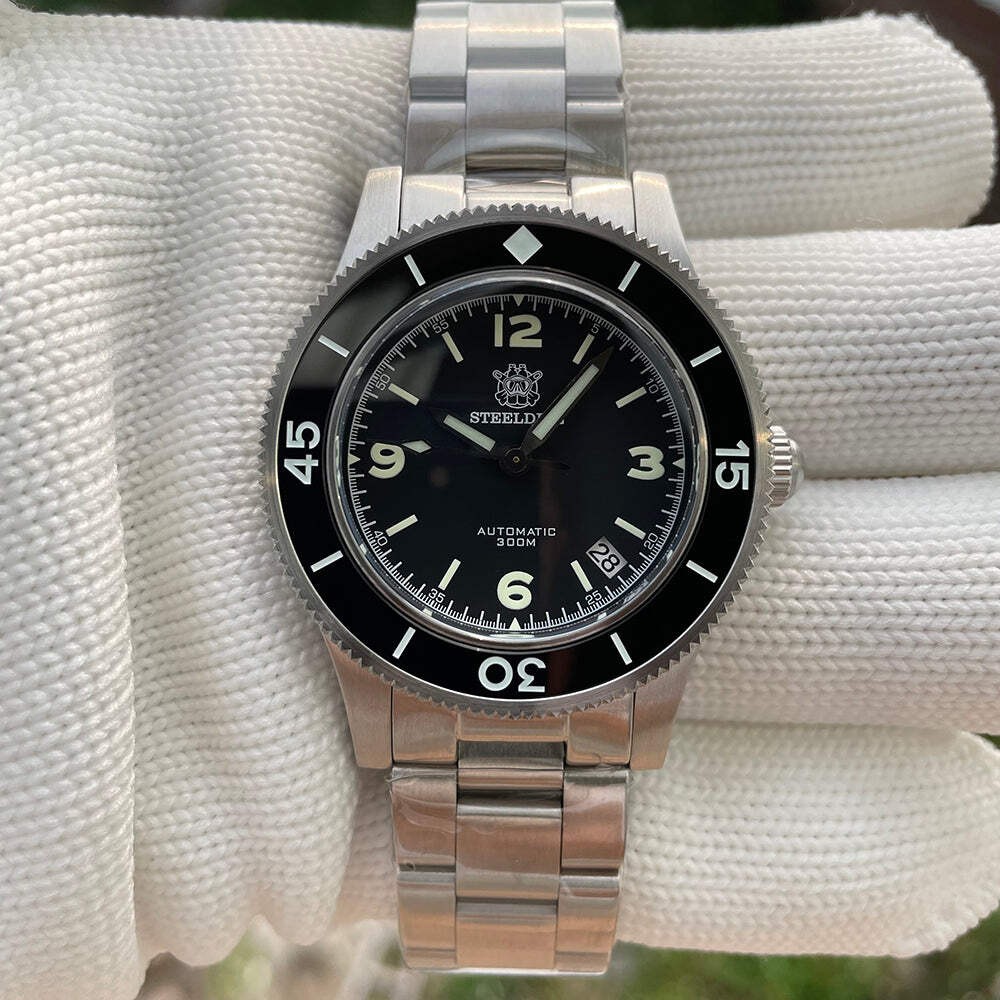 STEELDIVE SD1952 — Date Function Black Dial 300M NH35 Fifty Fathoms Dive Watch