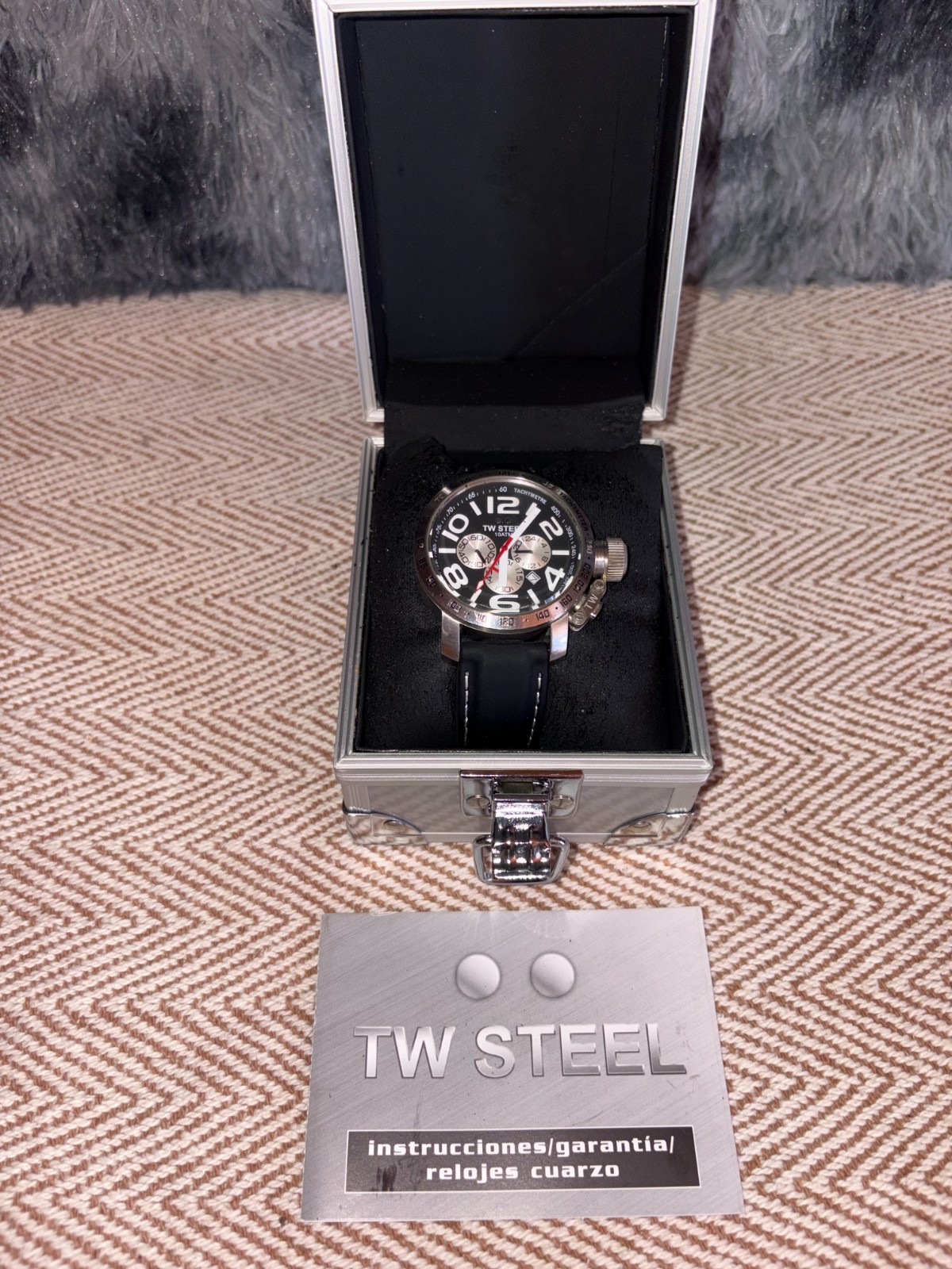 TW Steel Grandeur Quartz Black/Rubber TW-40 Watch With Box