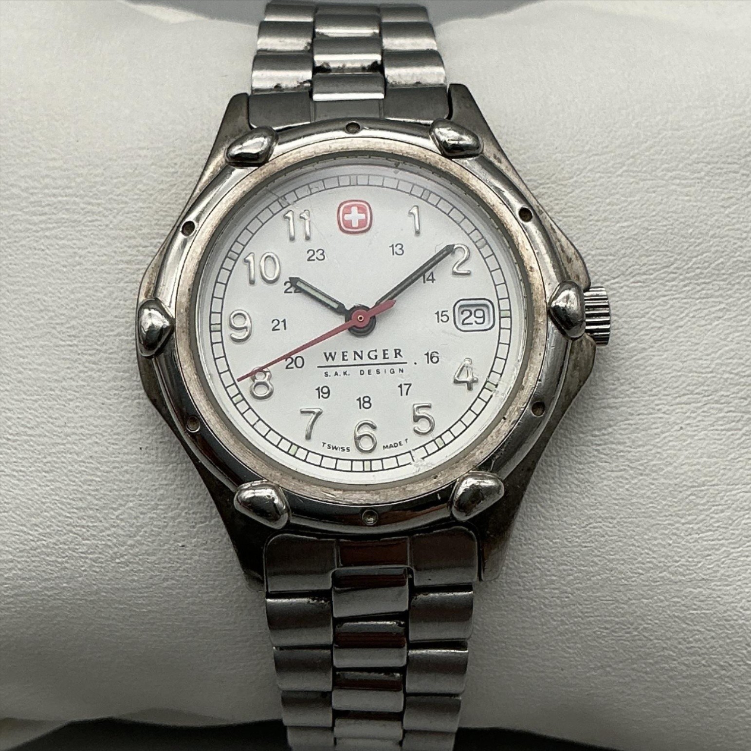 Wenger S.A.K. Design Womens Watch 29mm Silver Tone Date New Battery 6.25″