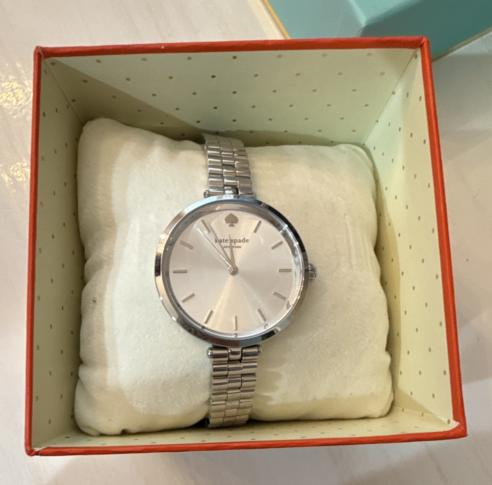kate spade new york Metro Quartz Silver Dial 34mm Stainless Bracelet 30m