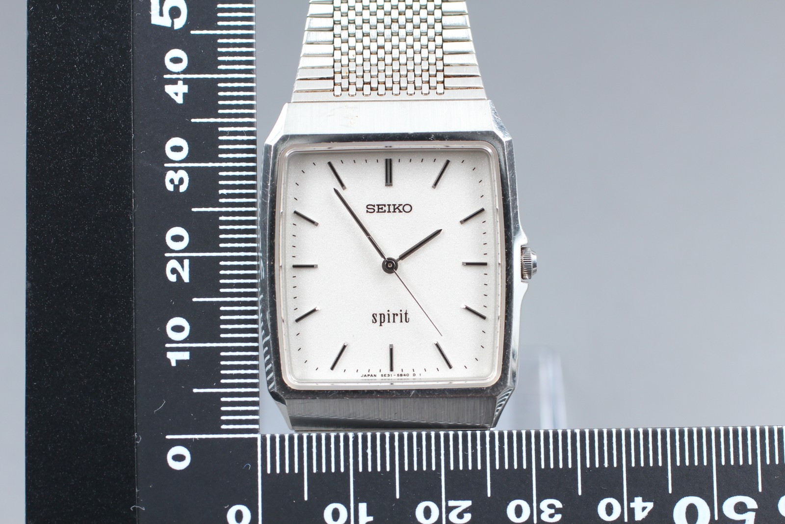 1993 Near MINT SEIKO Spirit 5E31-5A70 29mm Quartz Silver Dial Men’s Vintage